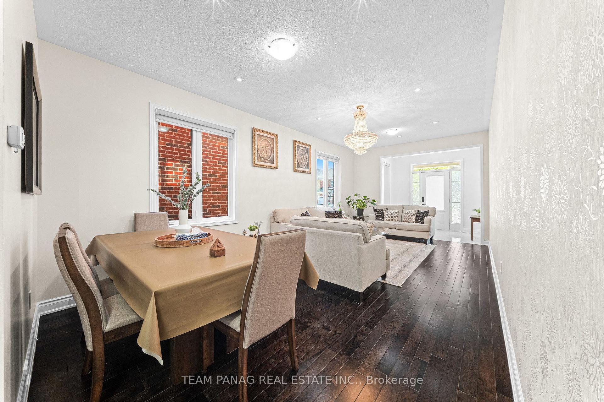 Photo 12 of 13 Seafair Crescent, Brampton, Fletcher's West — HOMEH