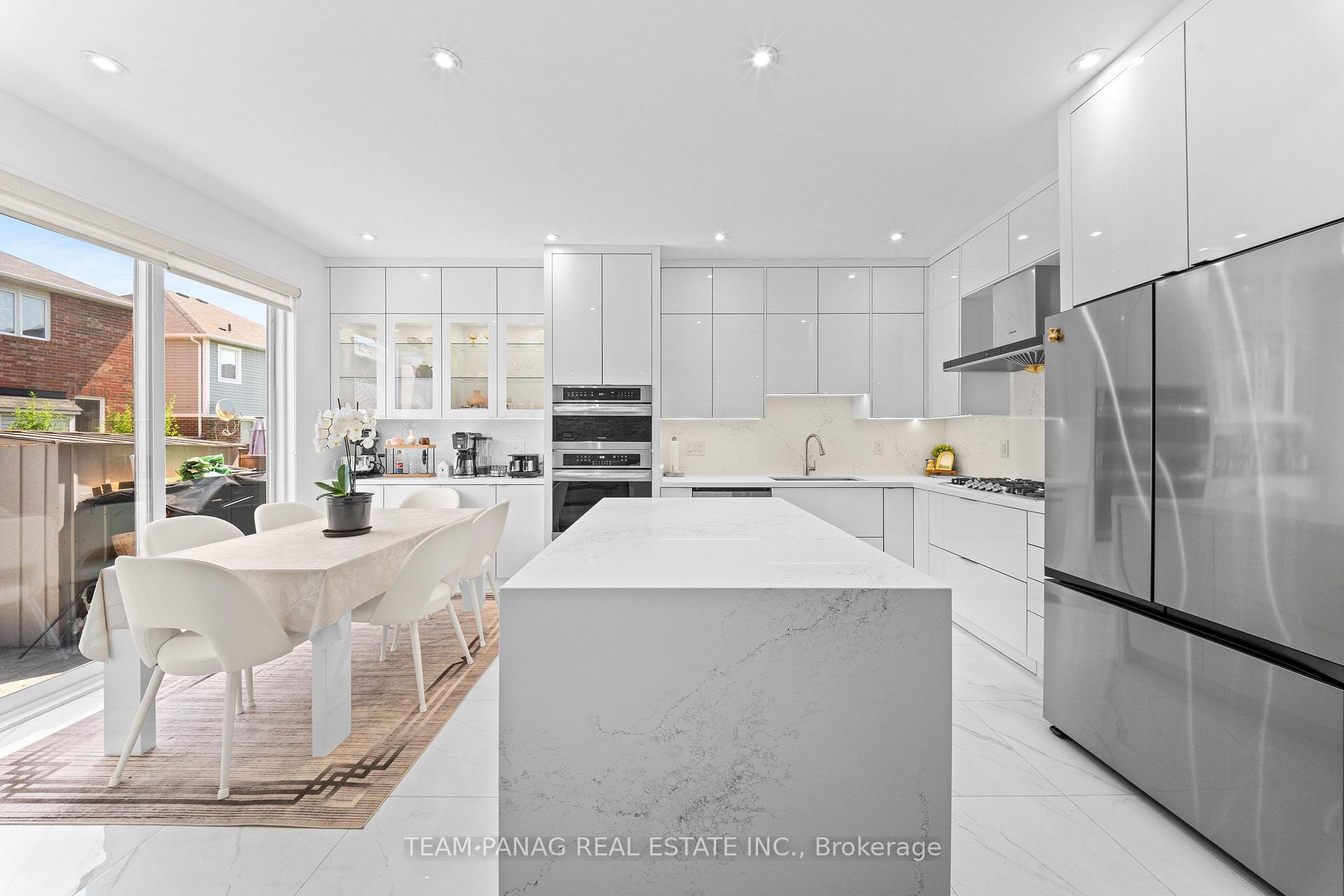 Photo 2 of 13 Seafair Crescent, Brampton, Fletcher's West — HOMEH