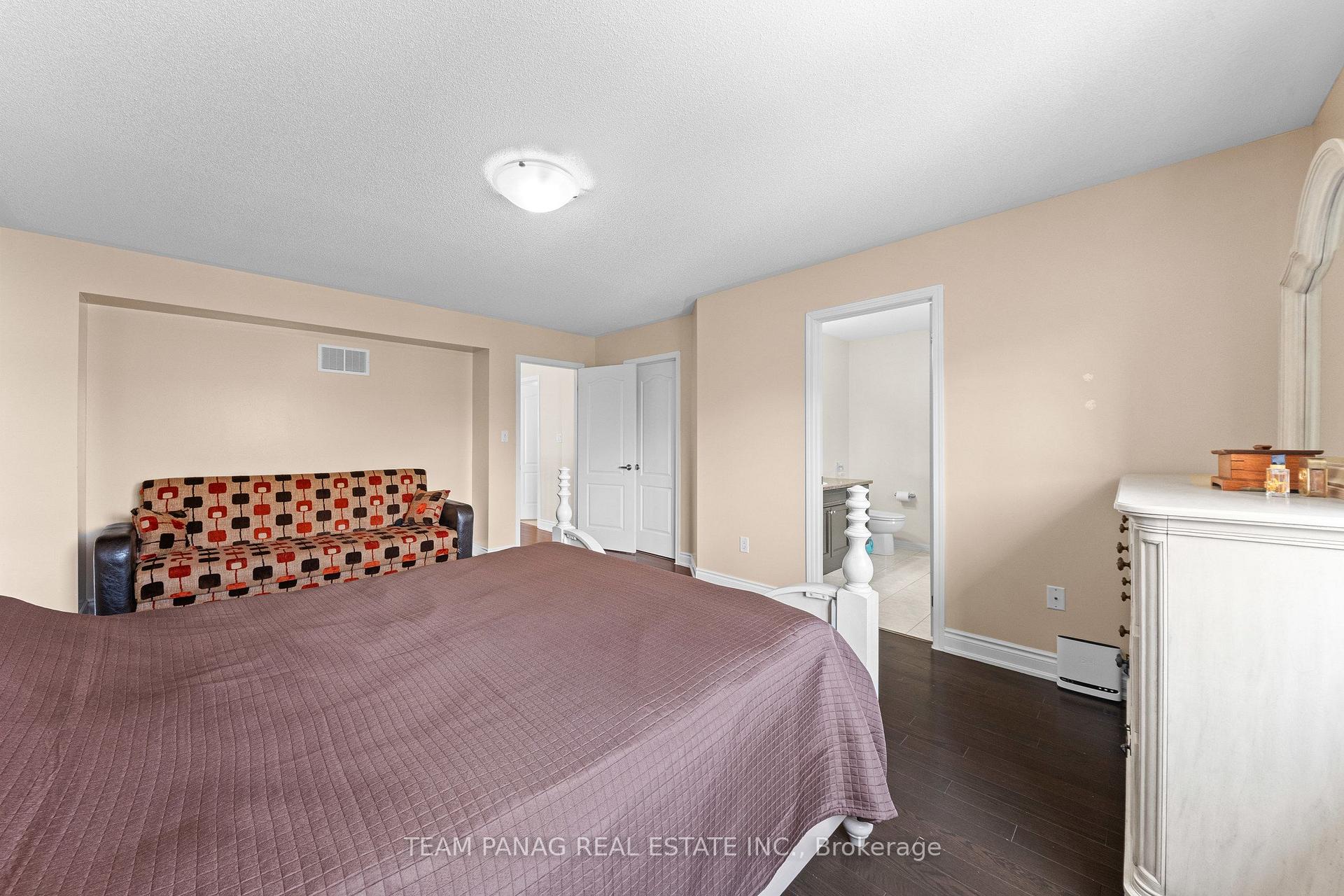 Photo 29 of 13 Seafair Crescent, Brampton, Fletcher's West — HOMEH