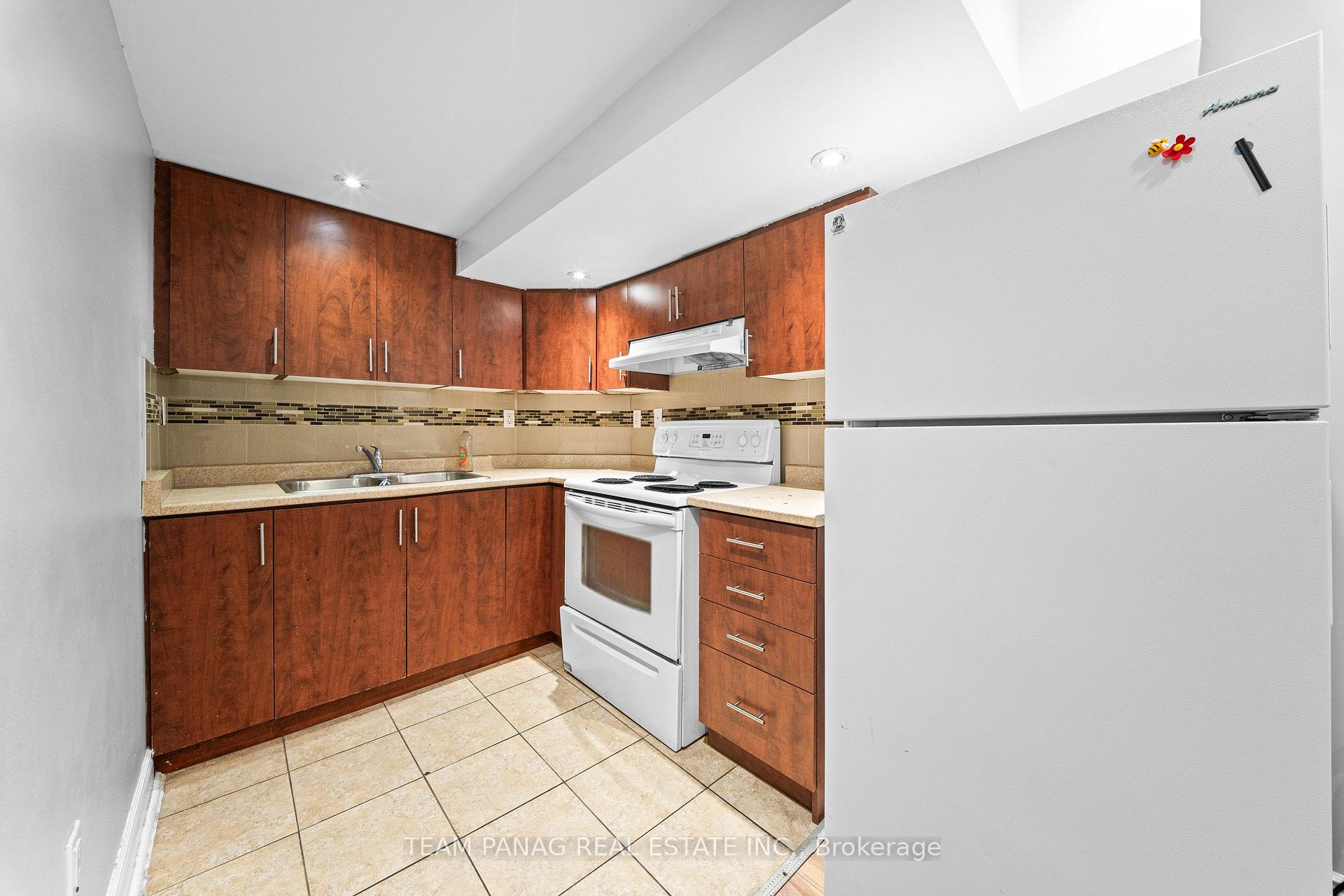 Photo 41 of 13 Seafair Crescent, Brampton, Fletcher's West — HOMEH