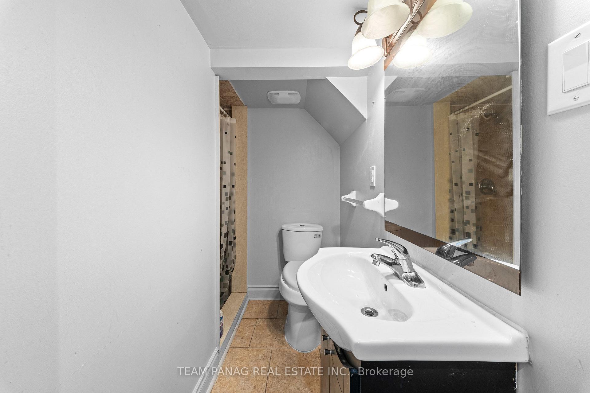Photo 47 of 13 Seafair Crescent, Brampton, Fletcher's West — HOMEH
