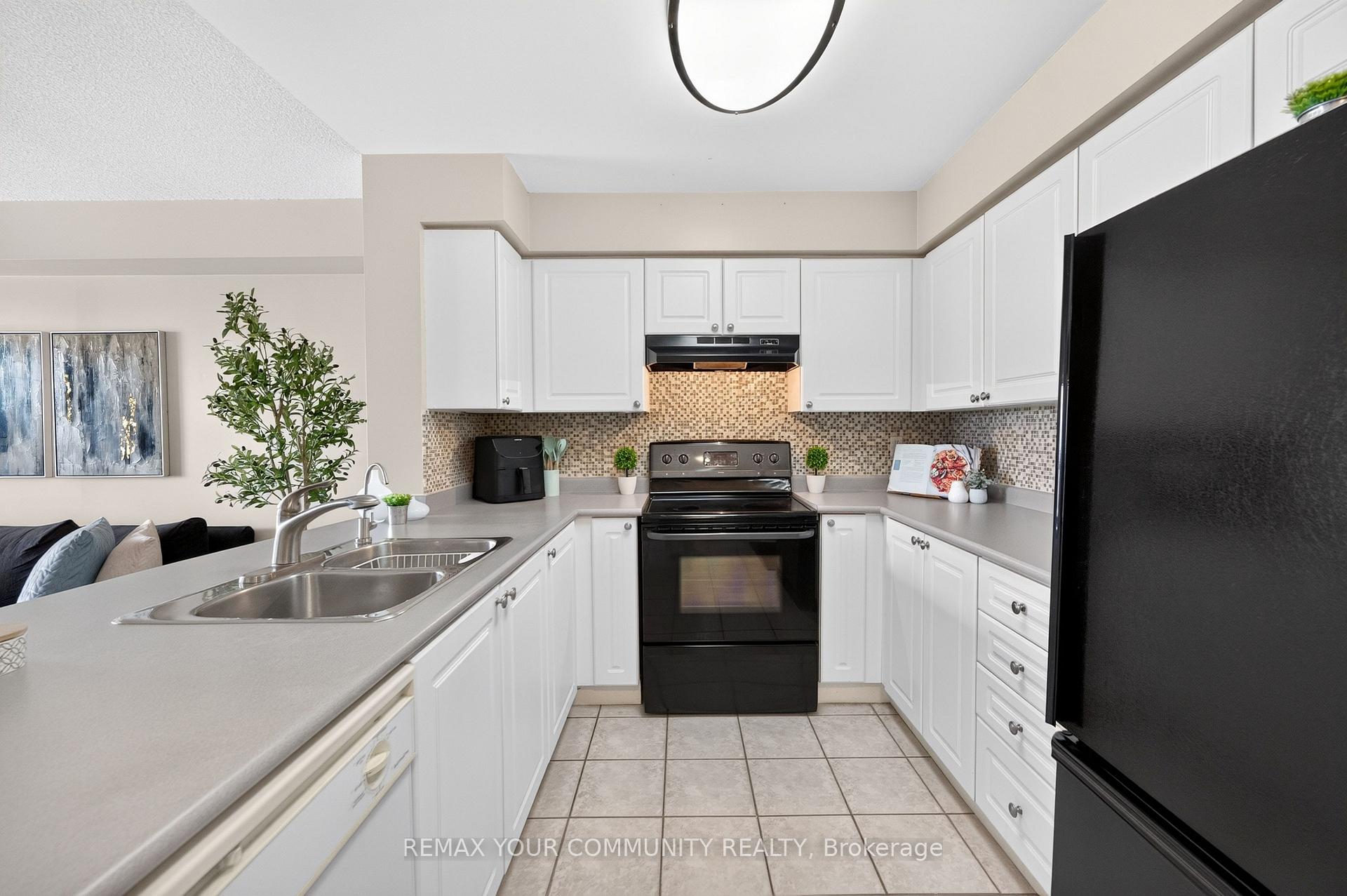 Photo 20 of Unit 721, 3 Ellesmere Street, Richmond Hill, Langstaff — HOMEH