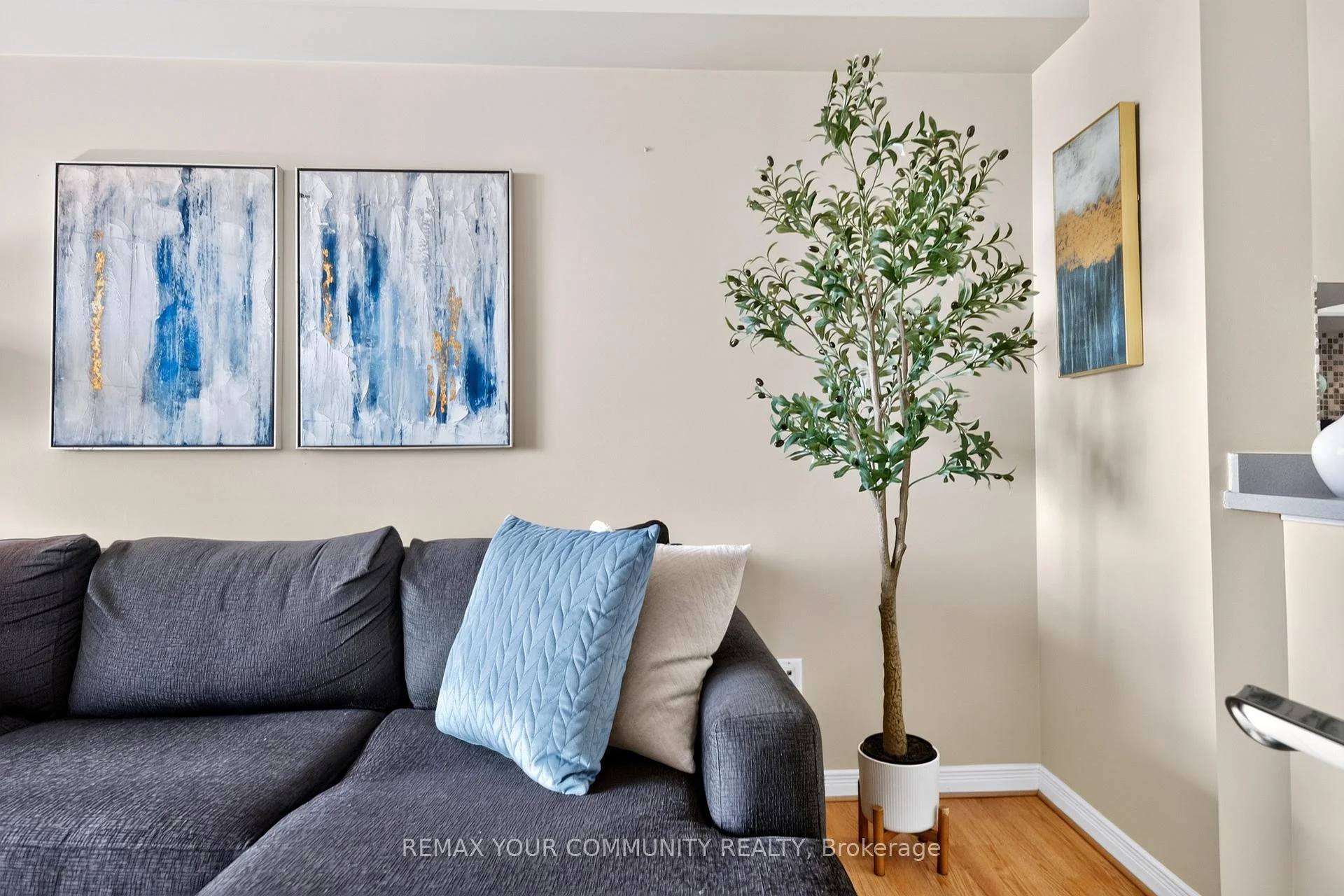Photo 11 of Unit 721, 3 Ellesmere Street, Richmond Hill, Langstaff — HOMEH