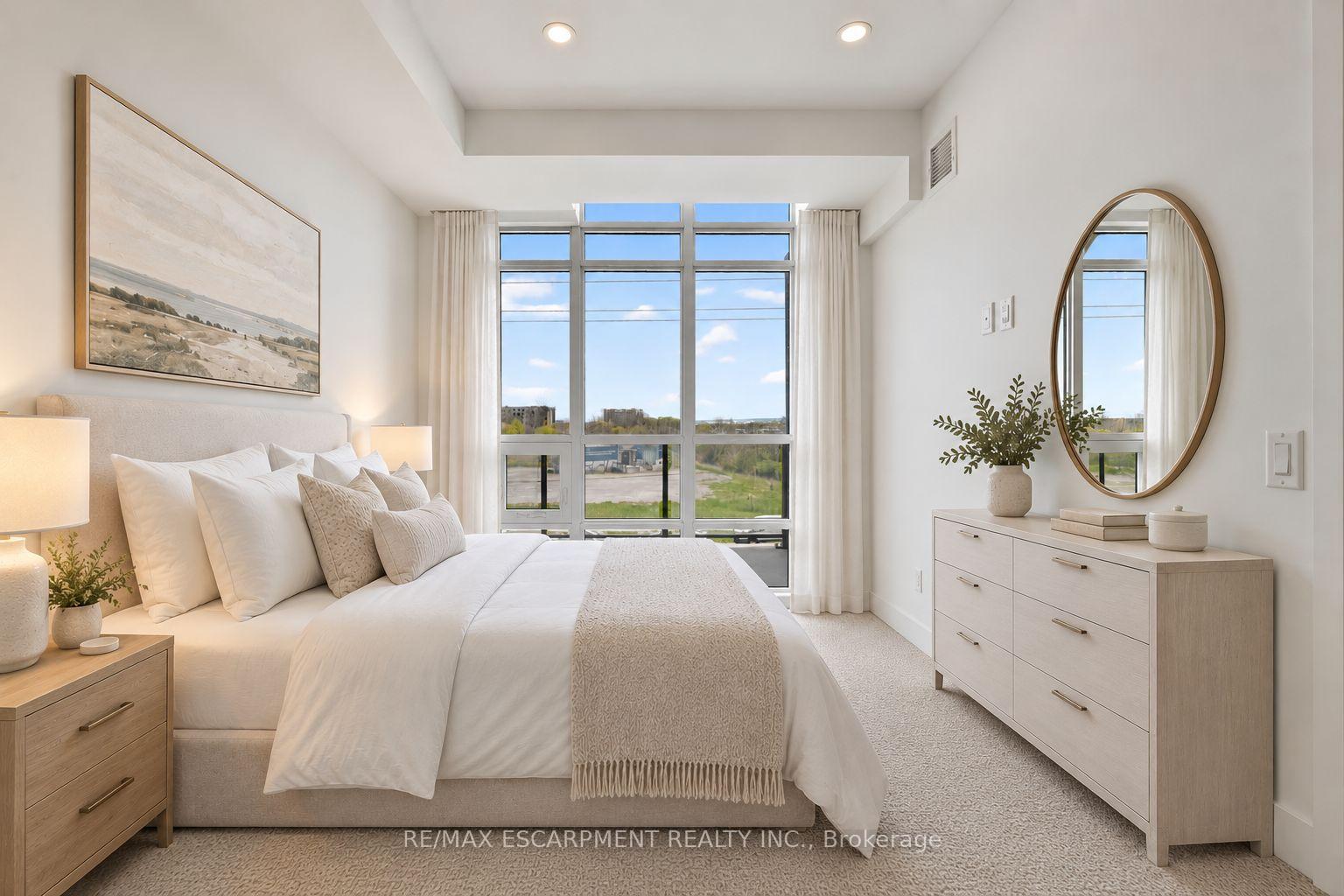 Photo 5 of Unit 321, 461 Green Road, Hamilton, Lakeshore — HOMEH