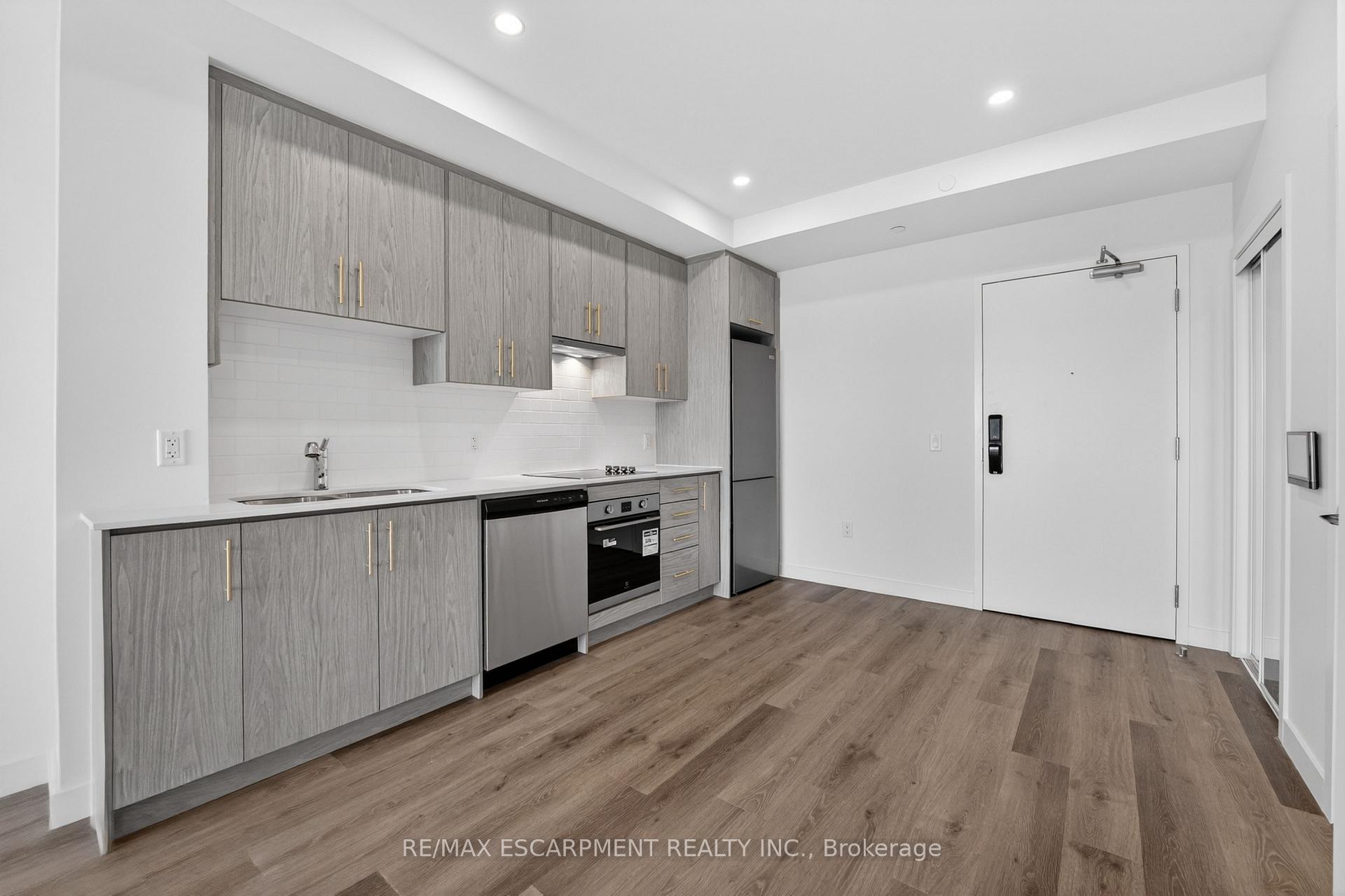 Photo 8 of Unit 321, 461 Green Road, Hamilton, Lakeshore — HOMEH