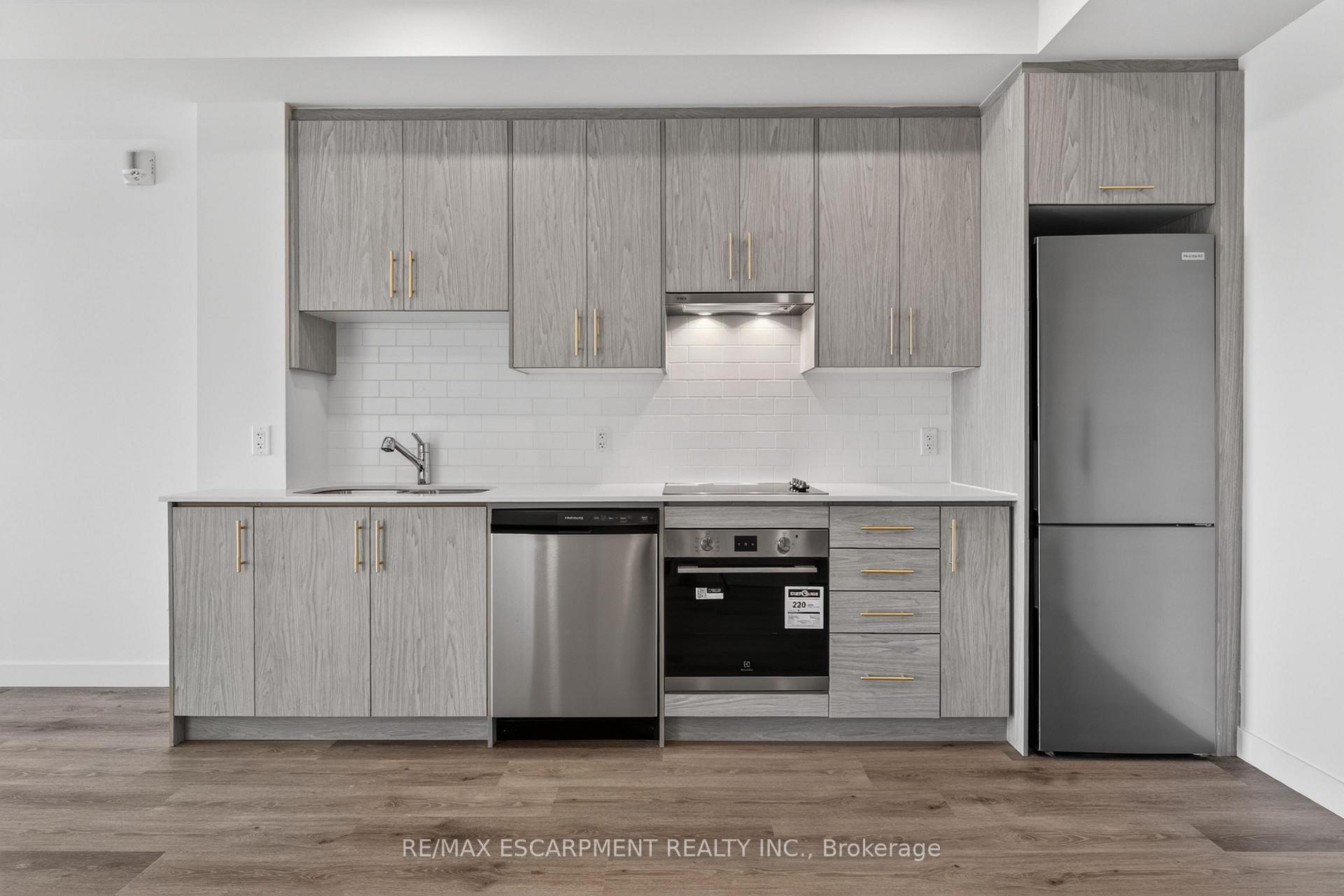Photo 10 of Unit 321, 461 Green Road, Hamilton, Lakeshore — HOMEH
