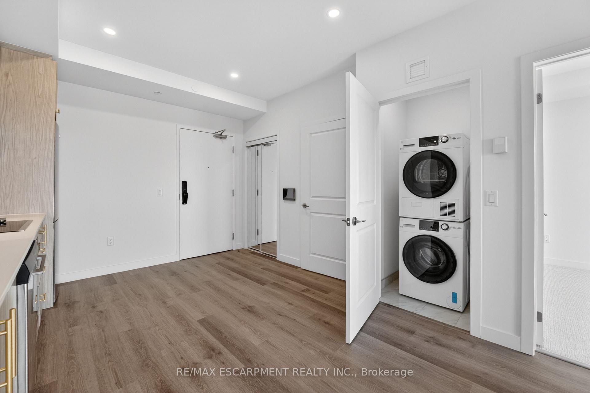 Photo 13 of Unit 321, 461 Green Road, Hamilton, Lakeshore — HOMEH