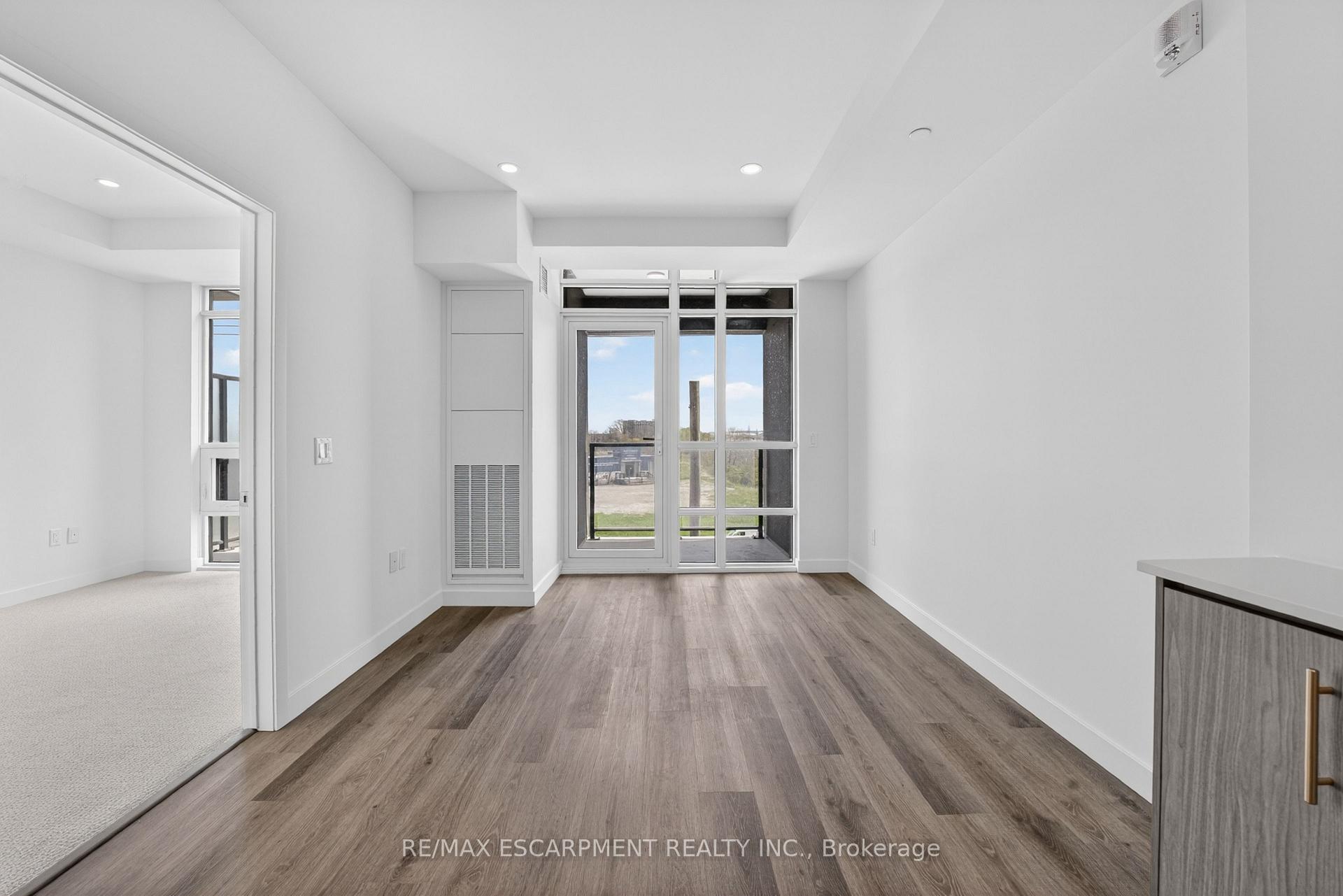 Photo 15 of Unit 321, 461 Green Road, Hamilton, Lakeshore — HOMEH