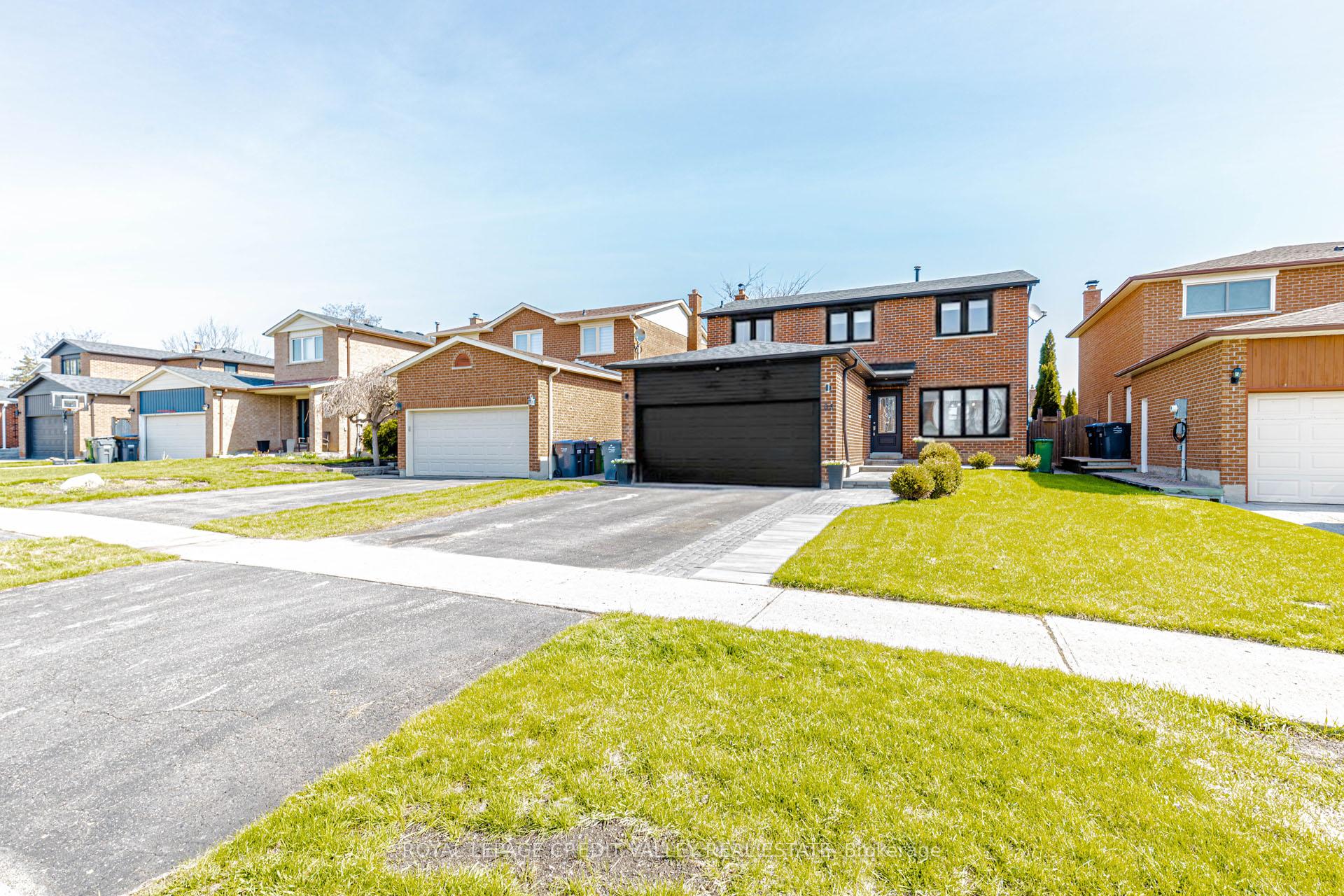 Photo 2 of 85 Derose Avenue, Caledon, Bolton West — HOMEH