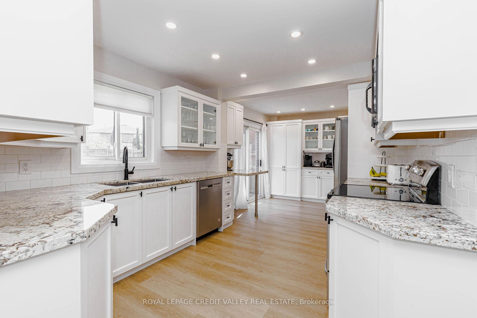 Photo 12 of 85 Derose Avenue, Caledon, Bolton West — HOMEH