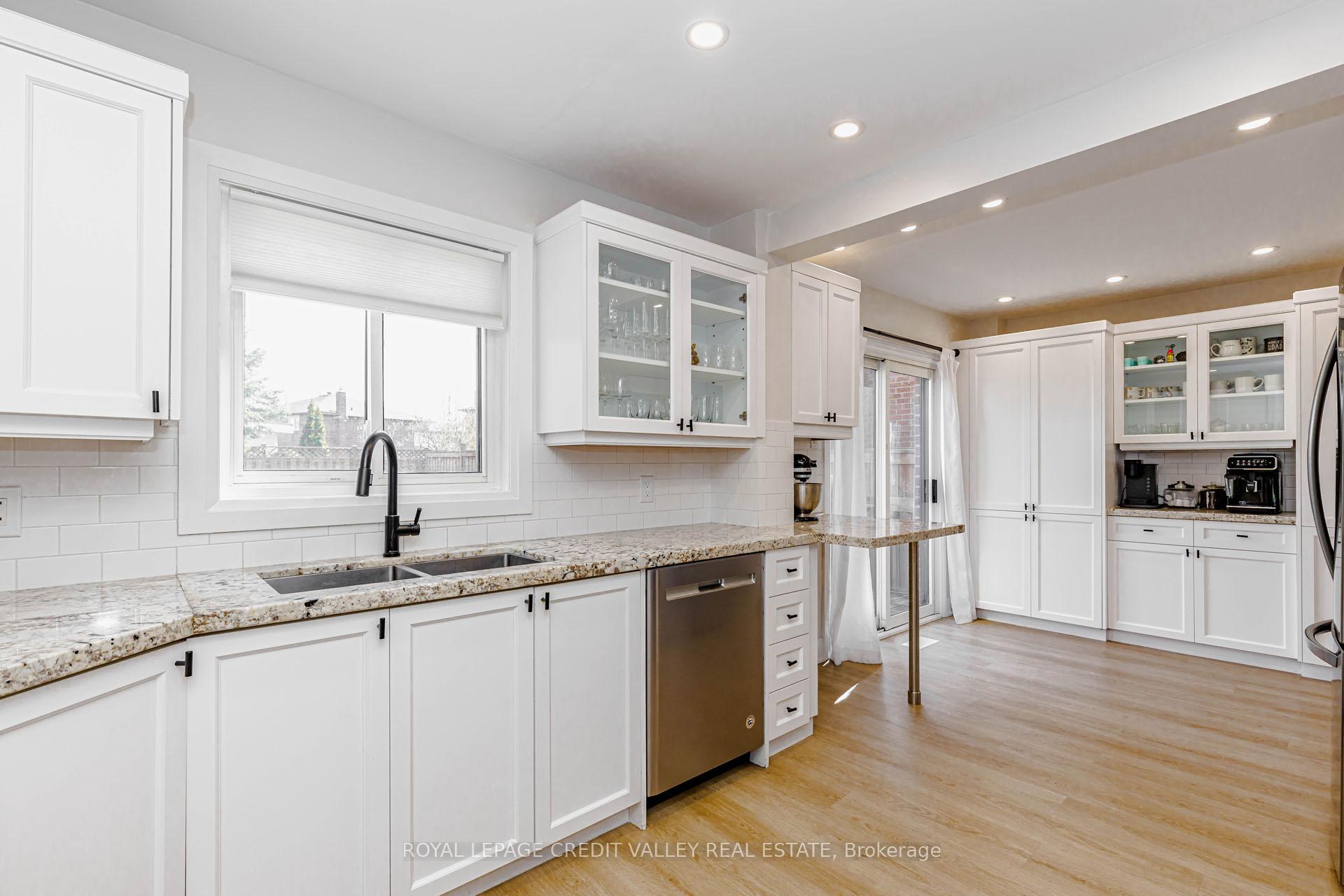 Photo 13 of 85 Derose Avenue, Caledon, Bolton West — HOMEH