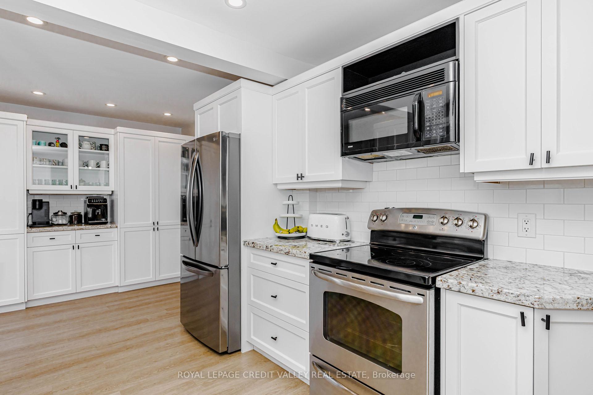 Photo 15 of 85 Derose Avenue, Caledon, Bolton West — HOMEH