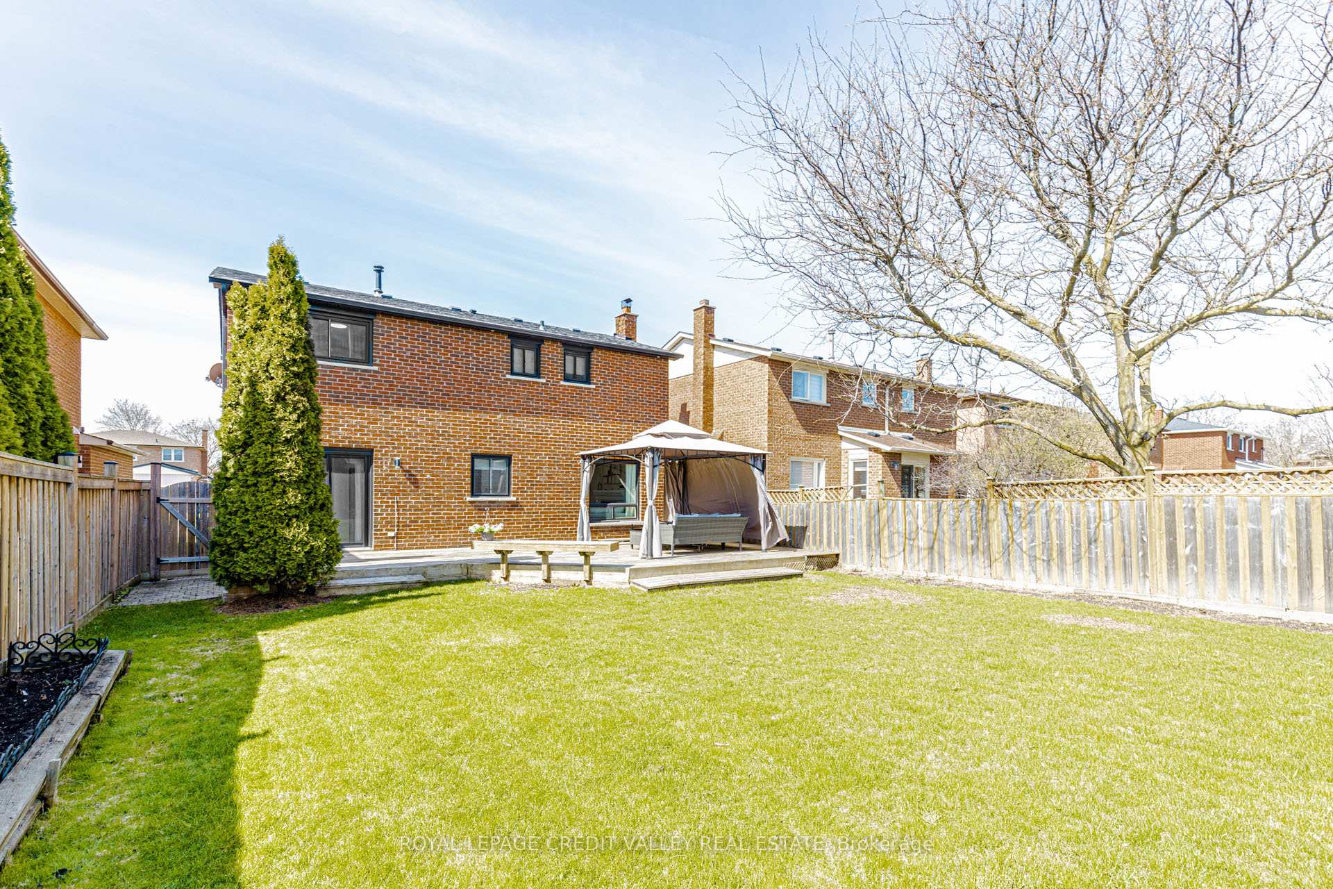 Photo 44 of 85 Derose Avenue, Caledon, Bolton West — HOMEH