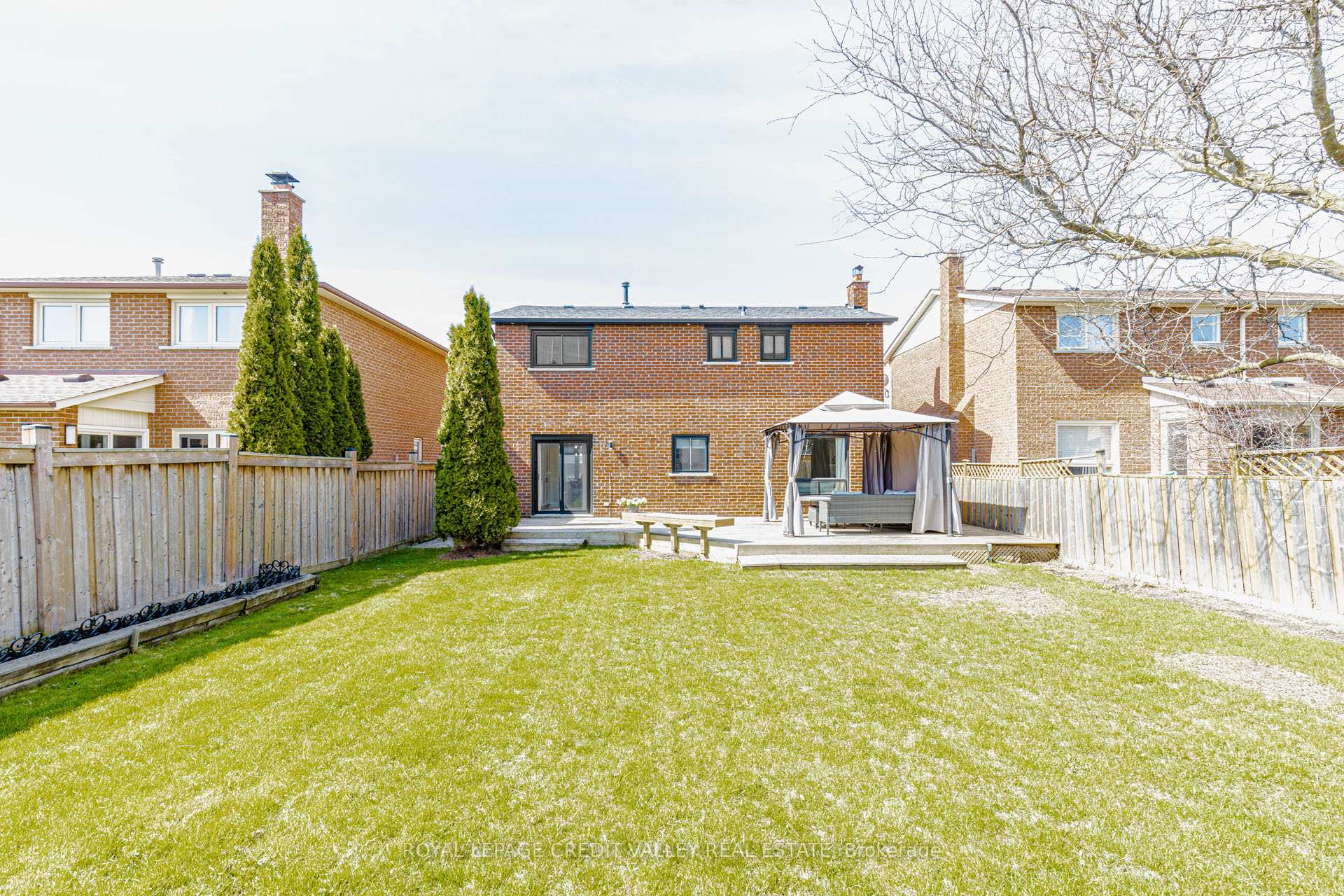 Photo 45 of 85 Derose Avenue, Caledon, Bolton West — HOMEH