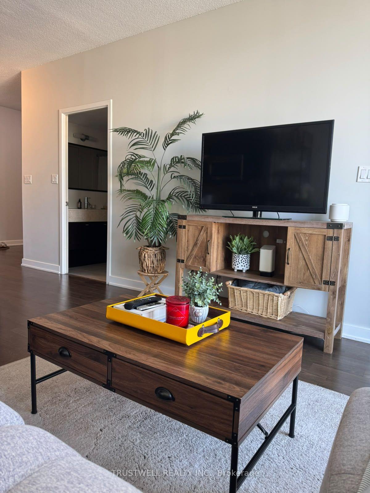 Photo 5 of Unit 2005, 126 Simcoe Street, Toronto, Waterfront Communities — HOMEH
