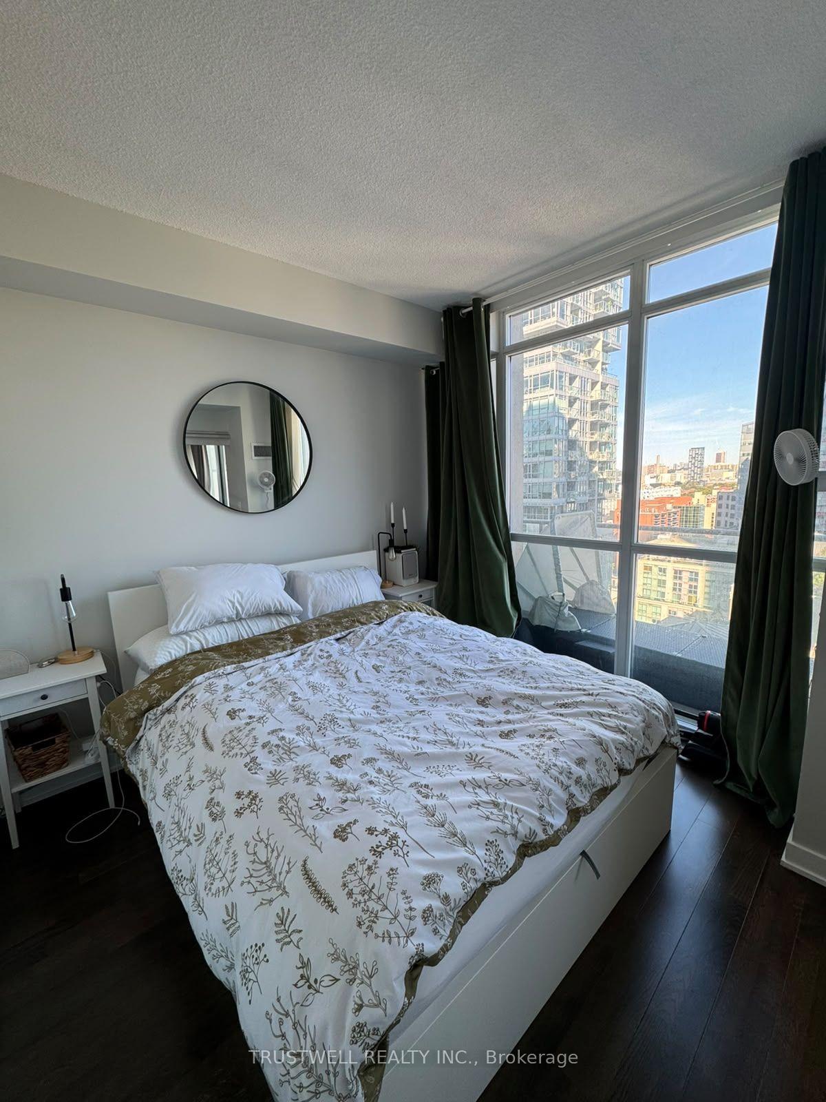 Photo 7 of Unit 2005, 126 Simcoe Street, Toronto, Waterfront Communities — HOMEH