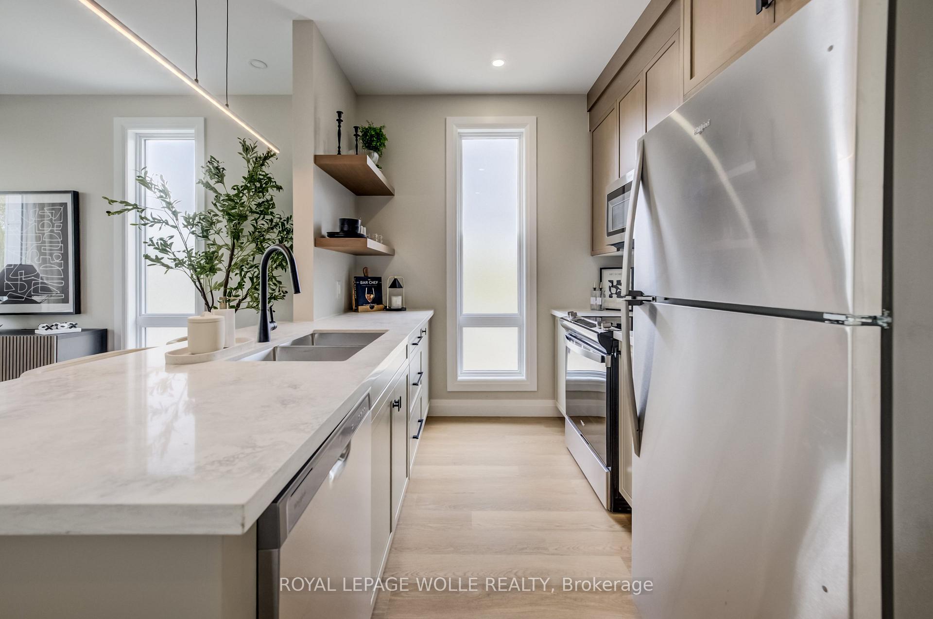 Photo 5 of Unit UNIT 15 (THE GROVE), 210 Heritage Drive, Kitchener, Grand River North — HOMEH