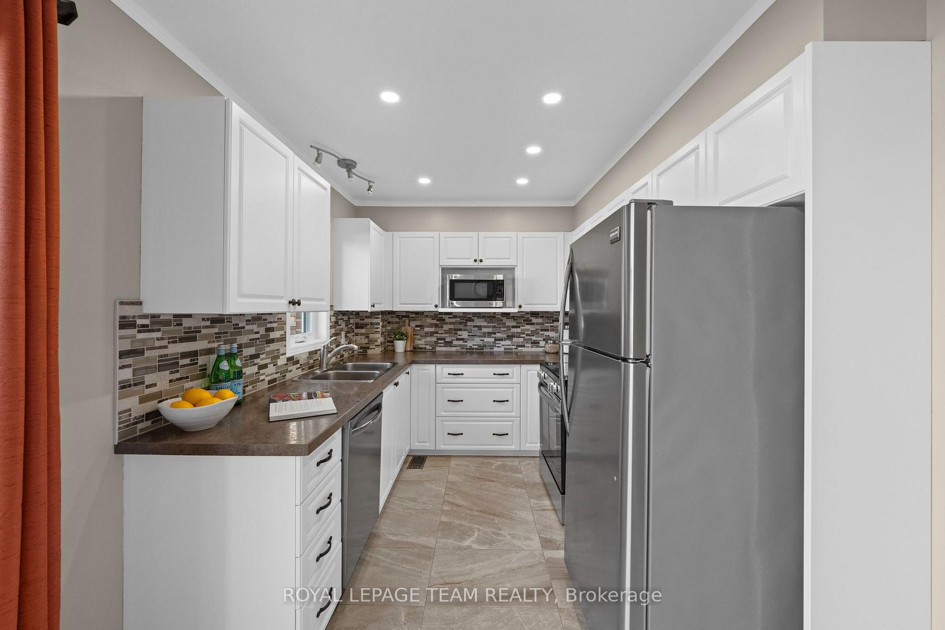 Photo 16 of 80 Montana Way, Ottawa, Barrhaven - Longfields — HOMEH