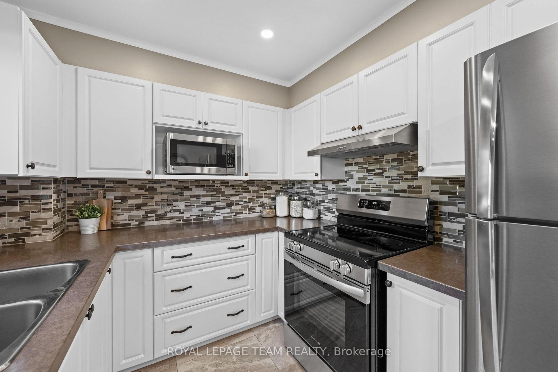 Photo 18 of 80 Montana Way, Ottawa, Barrhaven - Longfields — HOMEH
