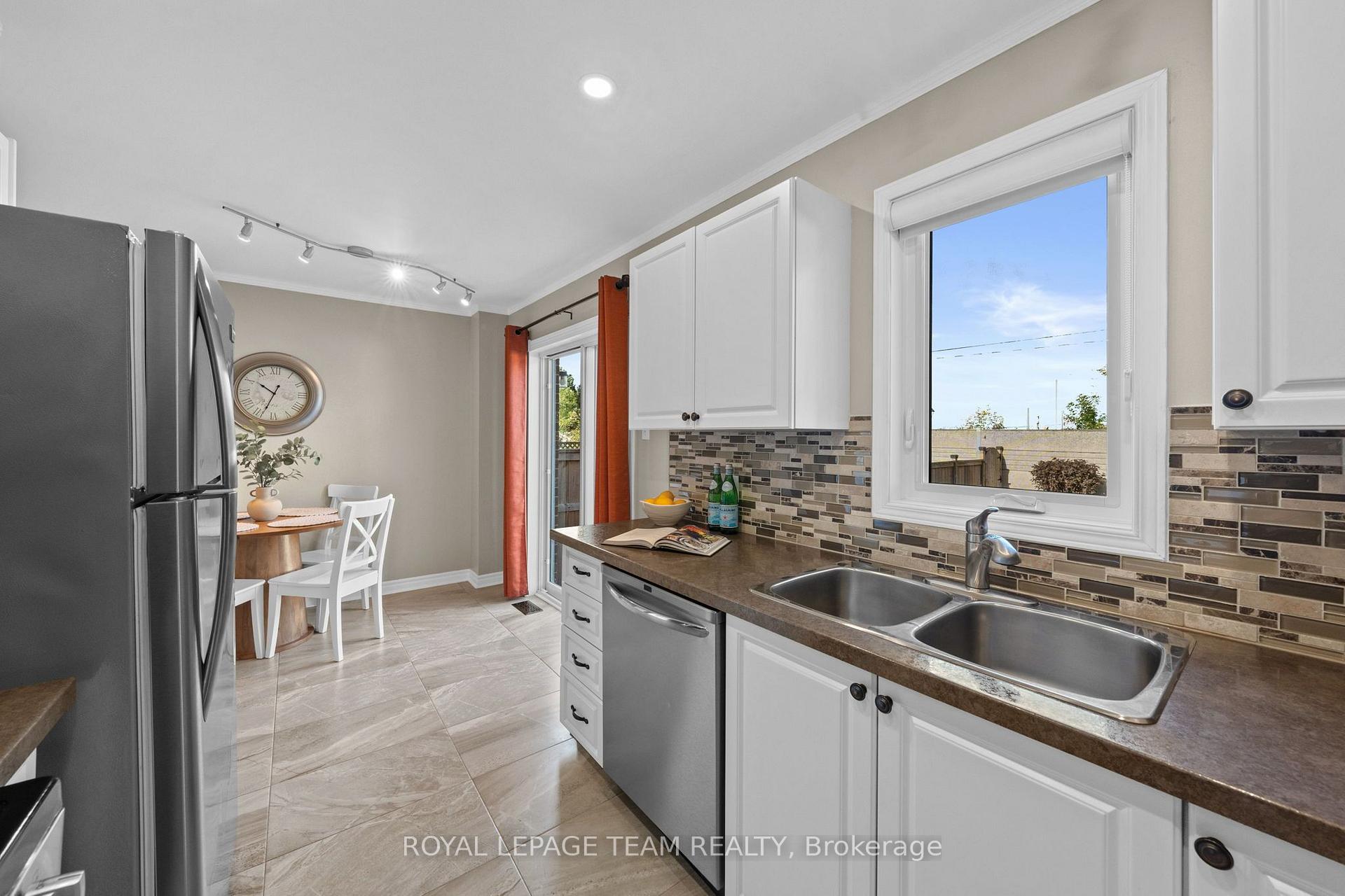 Photo 19 of 80 Montana Way, Ottawa, Barrhaven - Longfields — HOMEH
