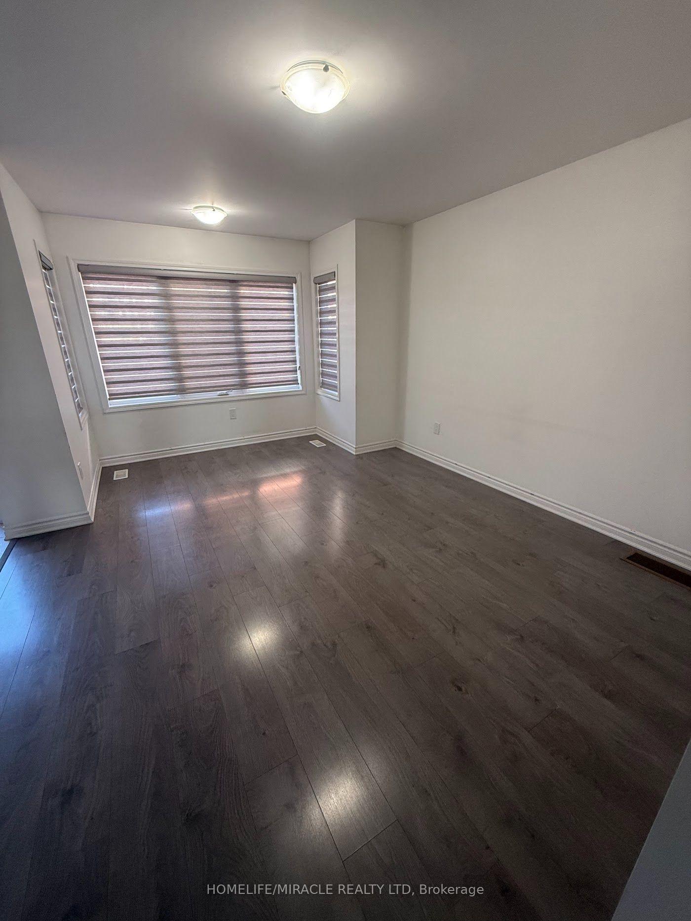 Photo 4 of 69 Benhurst Crescent, Brampton, Northwest Brampton — HOMEH