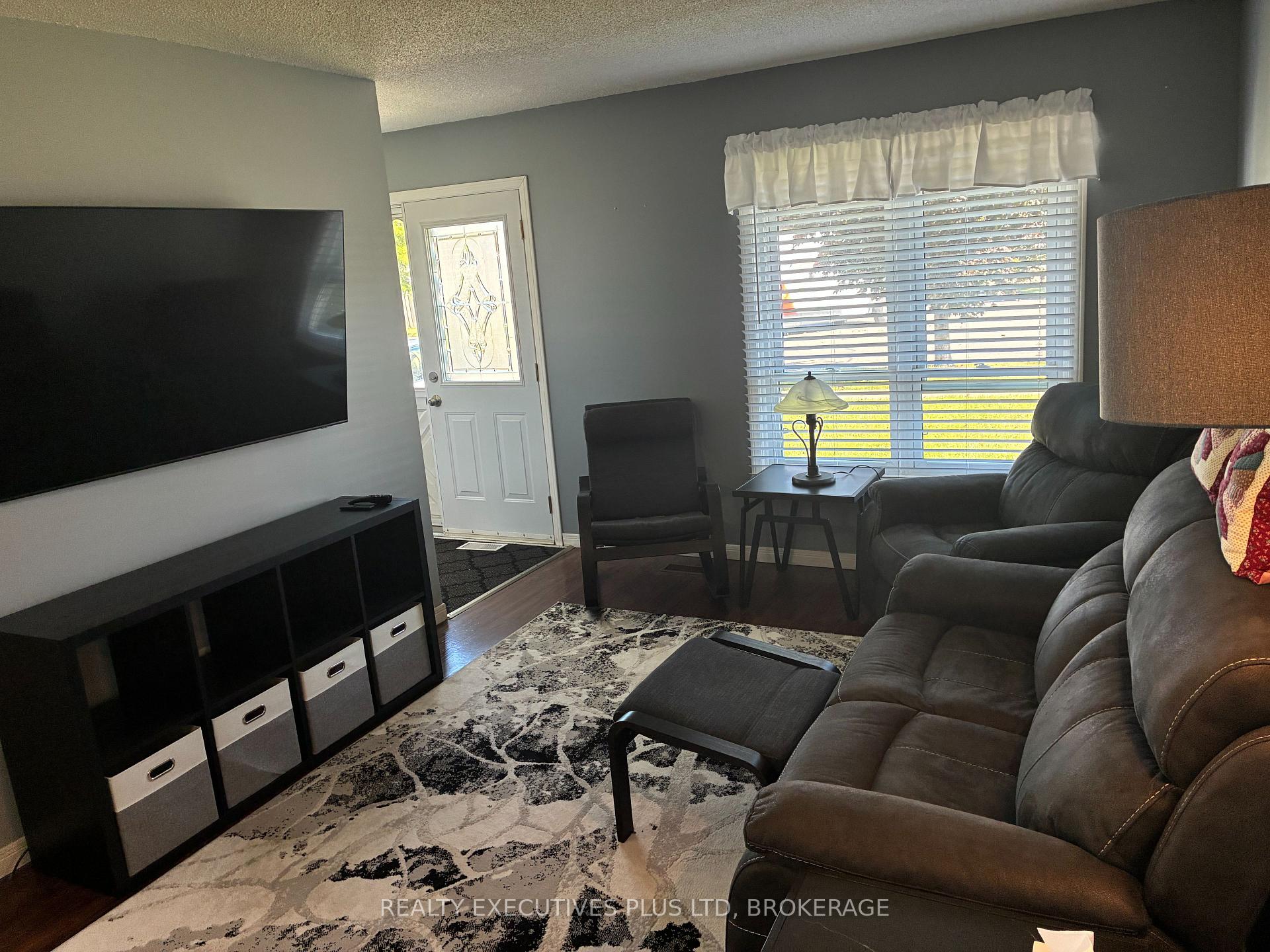 Photo 26 of 94 Carriage Road, St. Catharines, Secord Woods — HOMEH