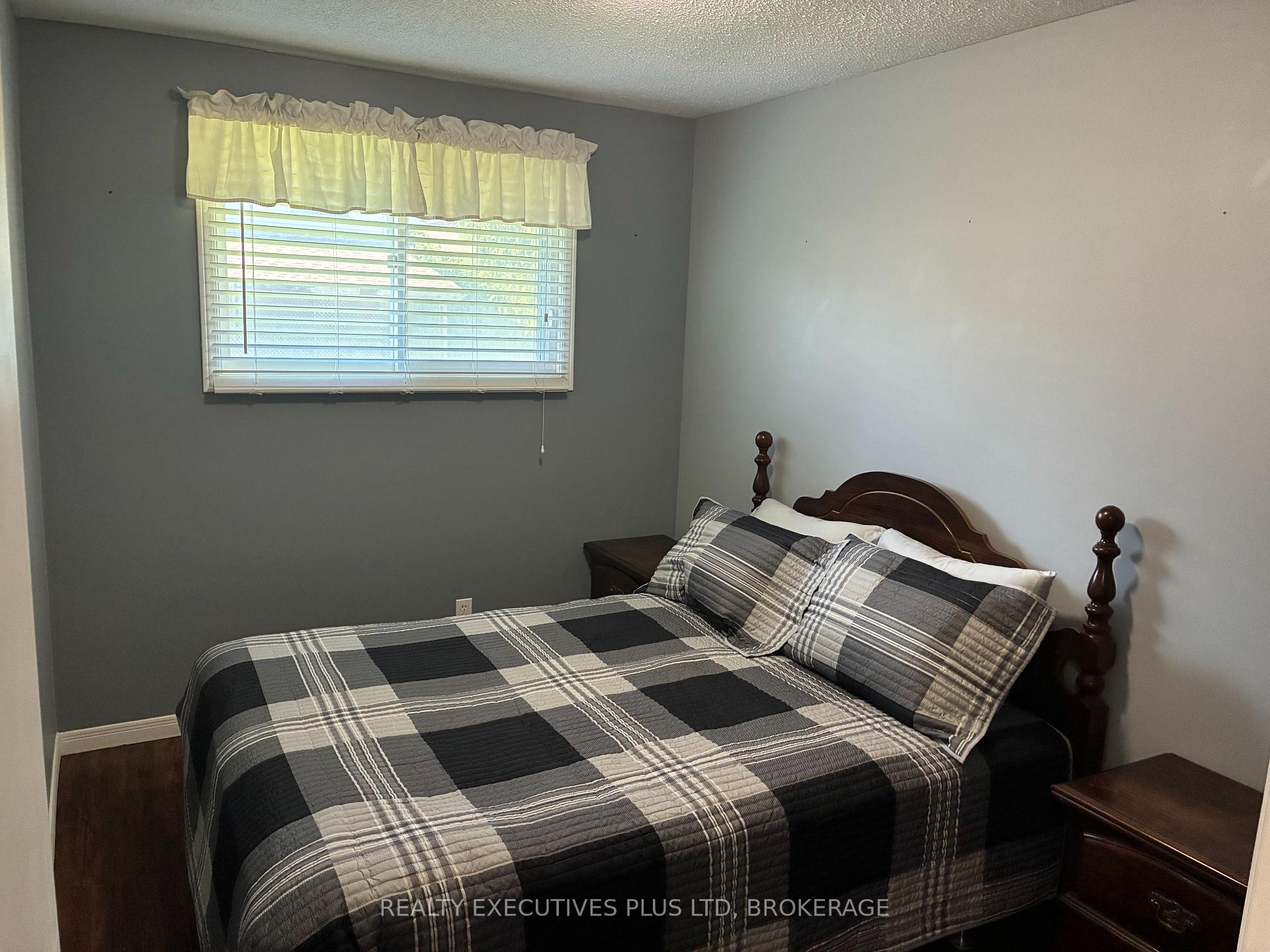 Photo 28 of 94 Carriage Road, St. Catharines, Secord Woods — HOMEH