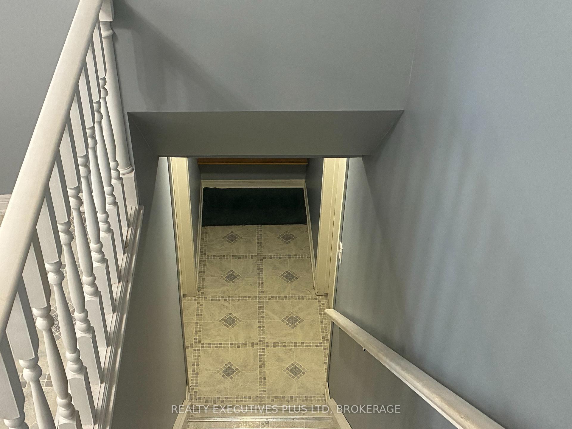 Photo 39 of 94 Carriage Road, St. Catharines, Secord Woods — HOMEH
