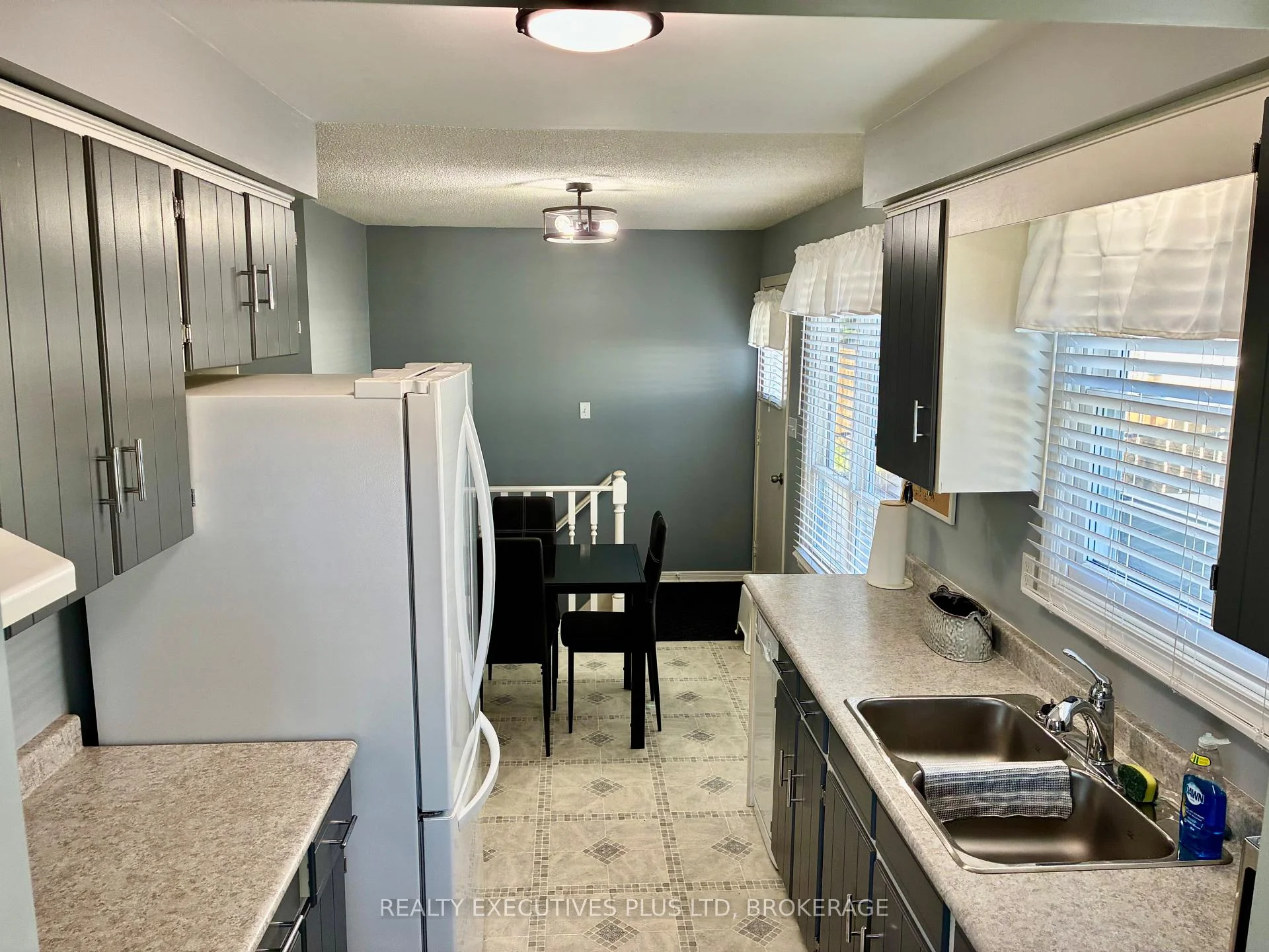 Photo 15 of 94 Carriage Road, St. Catharines, Secord Woods — HOMEH