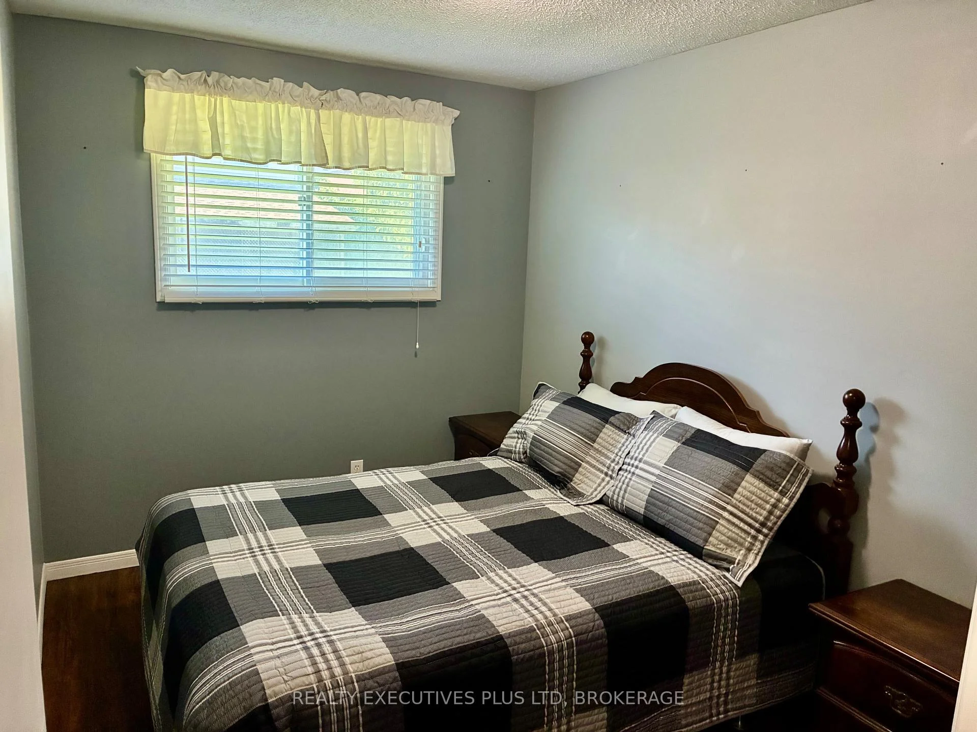 Photo 19 of 94 Carriage Road, St. Catharines, Secord Woods — HOMEH