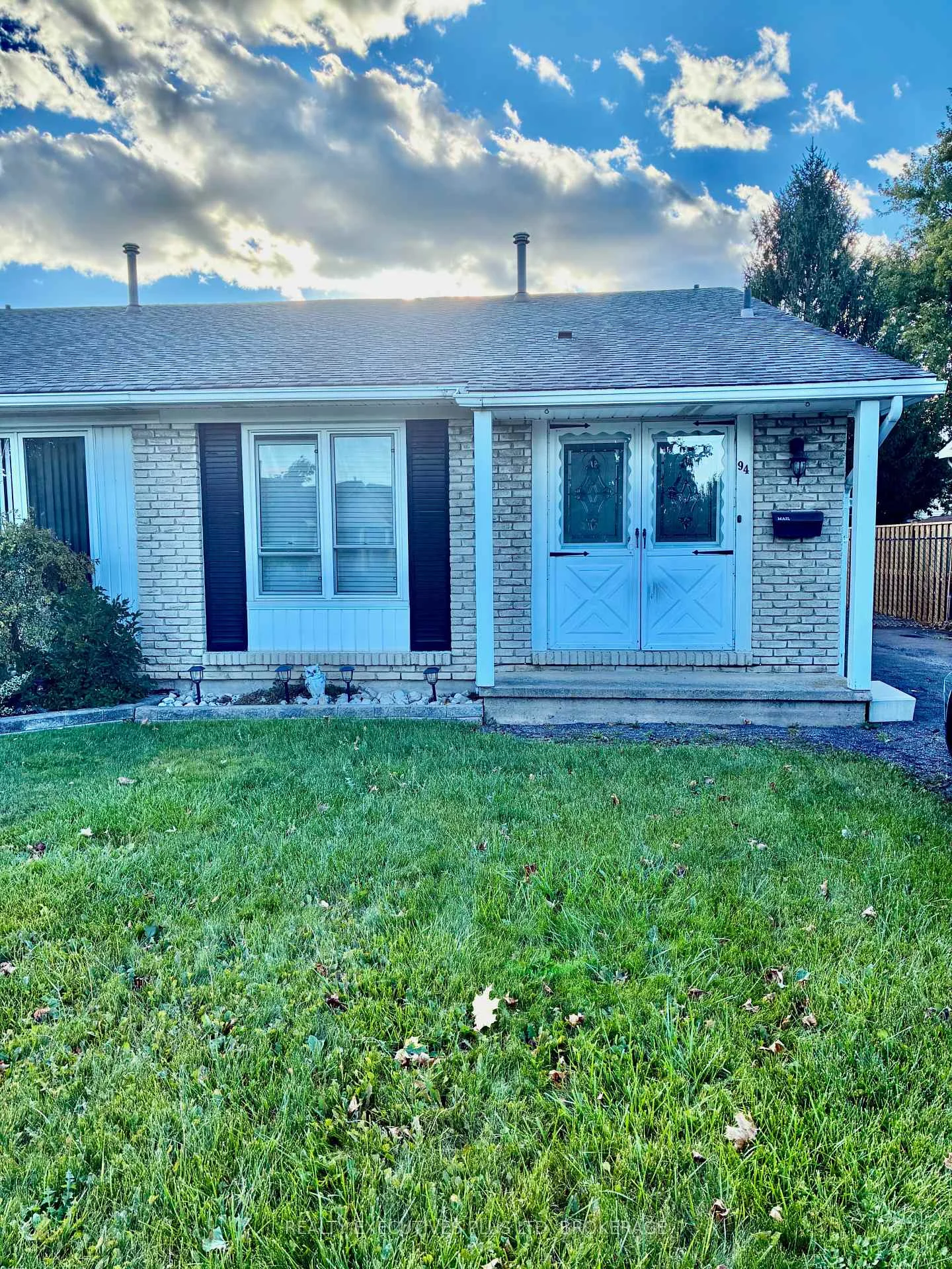 Photo 22 of 94 Carriage Road, St. Catharines, Secord Woods — HOMEH