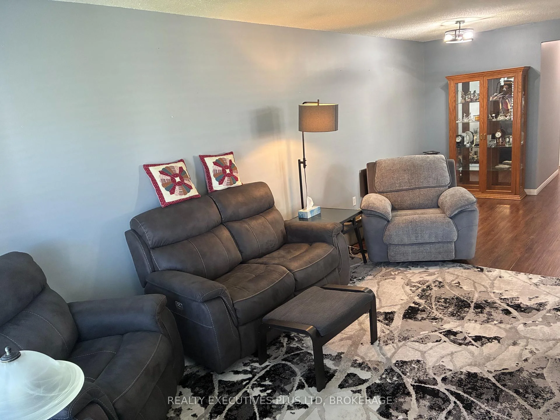 Photo 32 of 94 Carriage Road, St. Catharines, Secord Woods — HOMEH