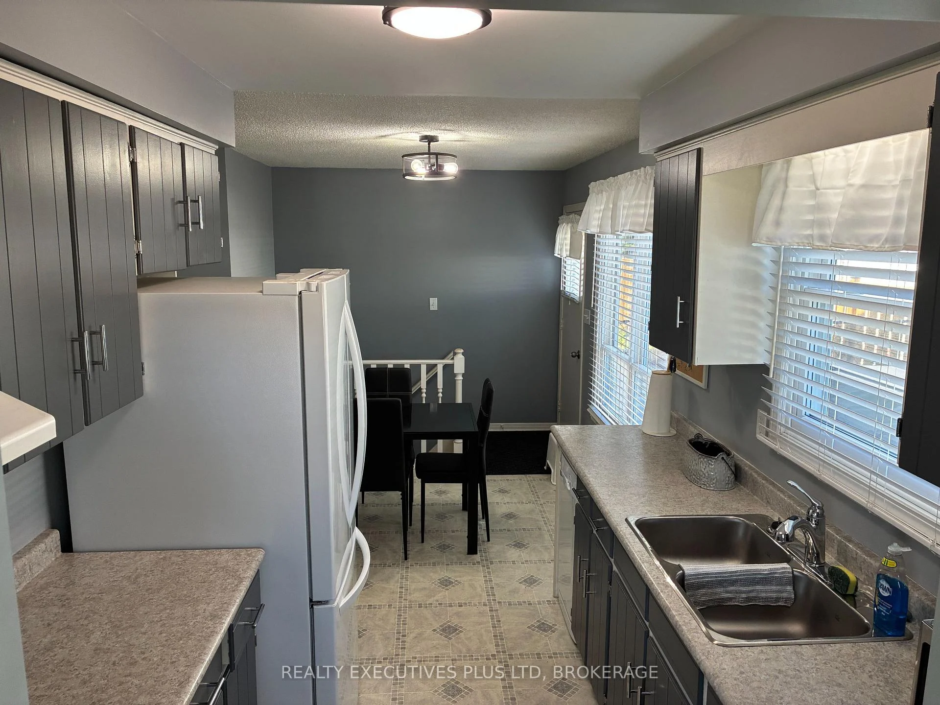 Photo 47 of 94 Carriage Road, St. Catharines, Secord Woods — HOMEH