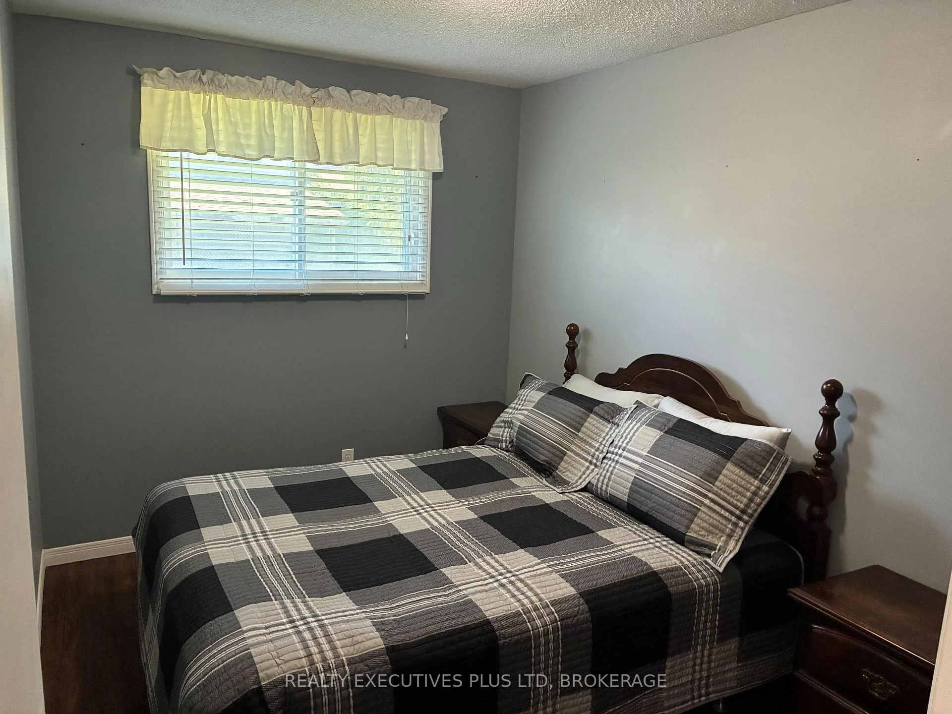 Photo 49 of 94 Carriage Road, St. Catharines, Secord Woods — HOMEH