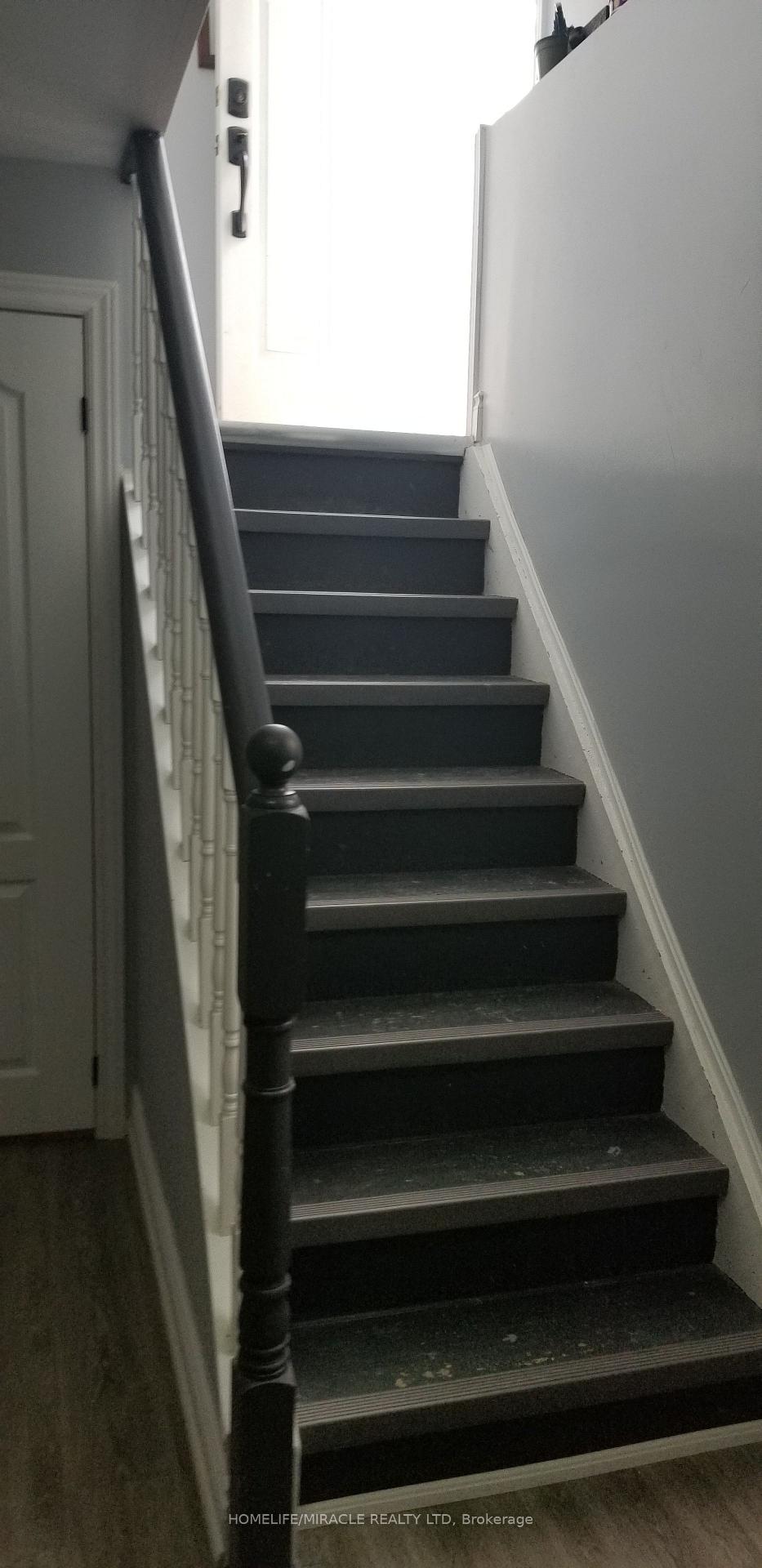 Photo 2 of Unit Basement, 77 Trillium Crescent, Barrie, Allandale — HOMEH