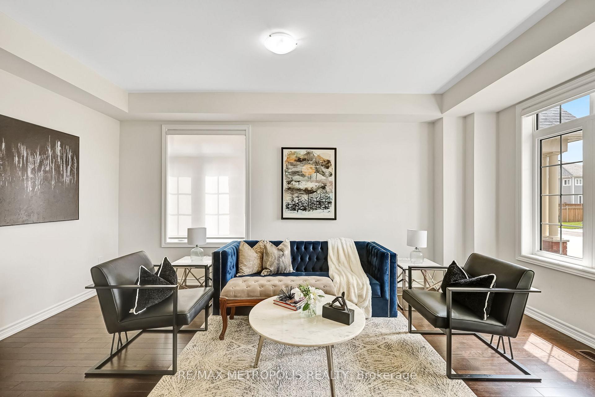 Photo 3 of 15 Douglas Kemp Crescent, Clarington, Bowmanville — HOMEH