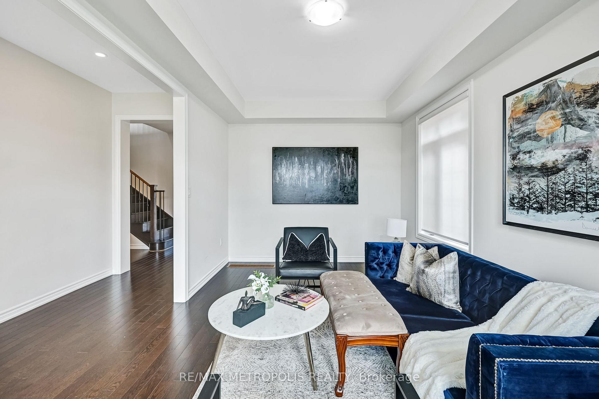 Photo 5 of 15 Douglas Kemp Crescent, Clarington, Bowmanville — HOMEH