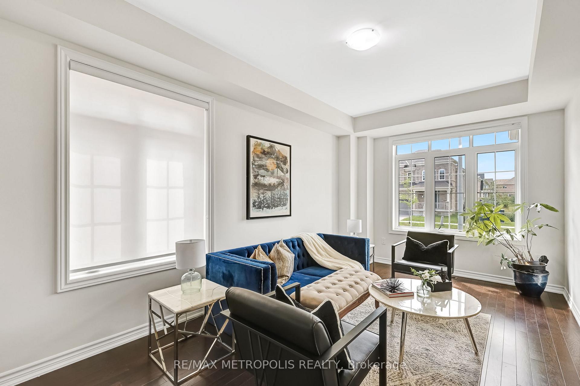Photo 6 of 15 Douglas Kemp Crescent, Clarington, Bowmanville — HOMEH