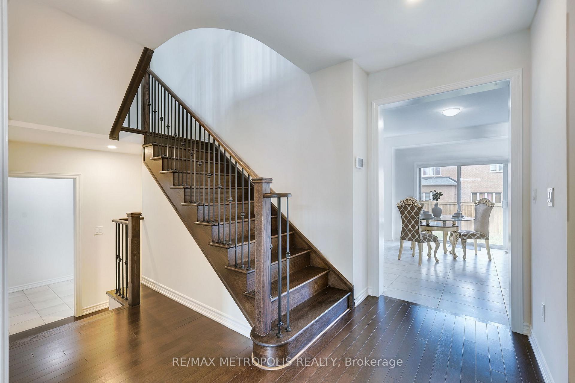 Photo 18 of 15 Douglas Kemp Crescent, Clarington, Bowmanville — HOMEH