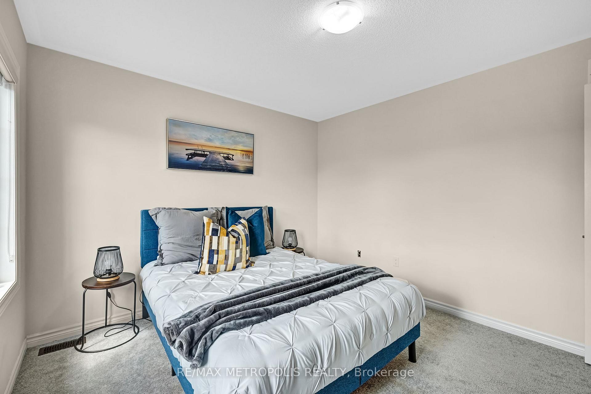 Photo 21 of 15 Douglas Kemp Crescent, Clarington, Bowmanville — HOMEH