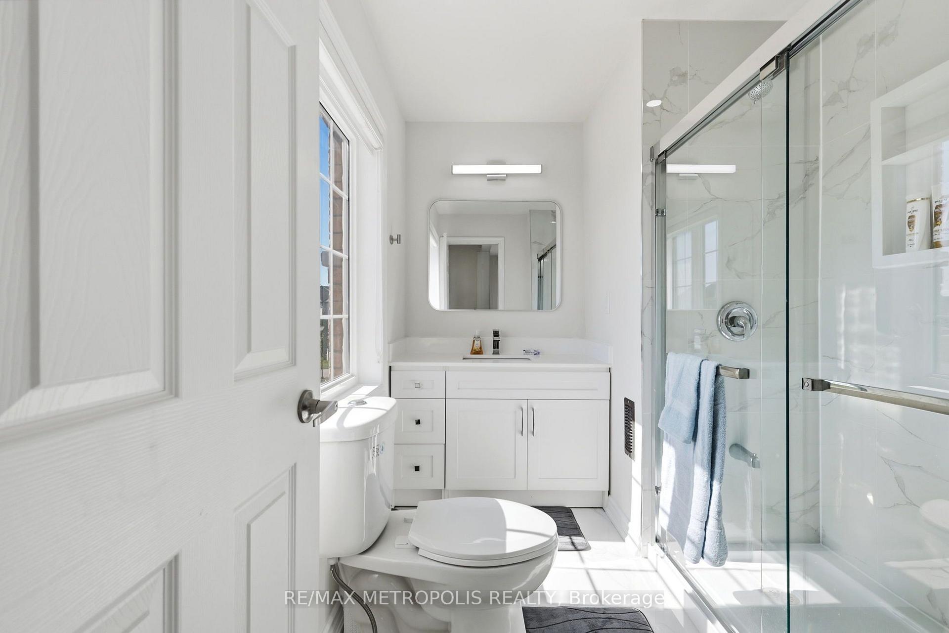 Photo 28 of 15 Douglas Kemp Crescent, Clarington, Bowmanville — HOMEH