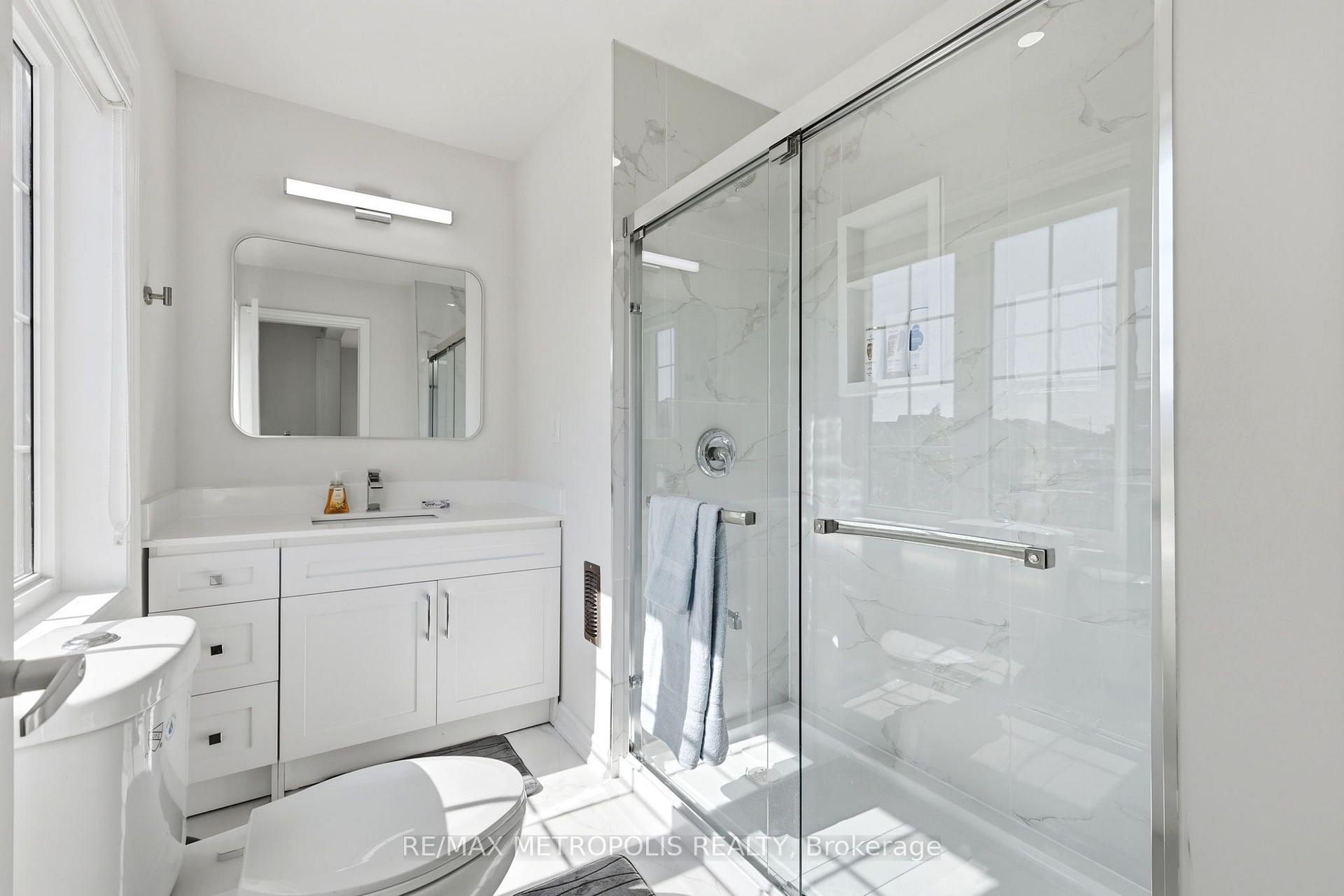 Photo 29 of 15 Douglas Kemp Crescent, Clarington, Bowmanville — HOMEH