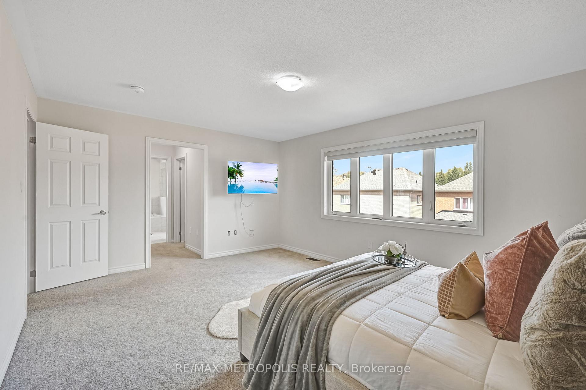 Photo 31 of 15 Douglas Kemp Crescent, Clarington, Bowmanville — HOMEH