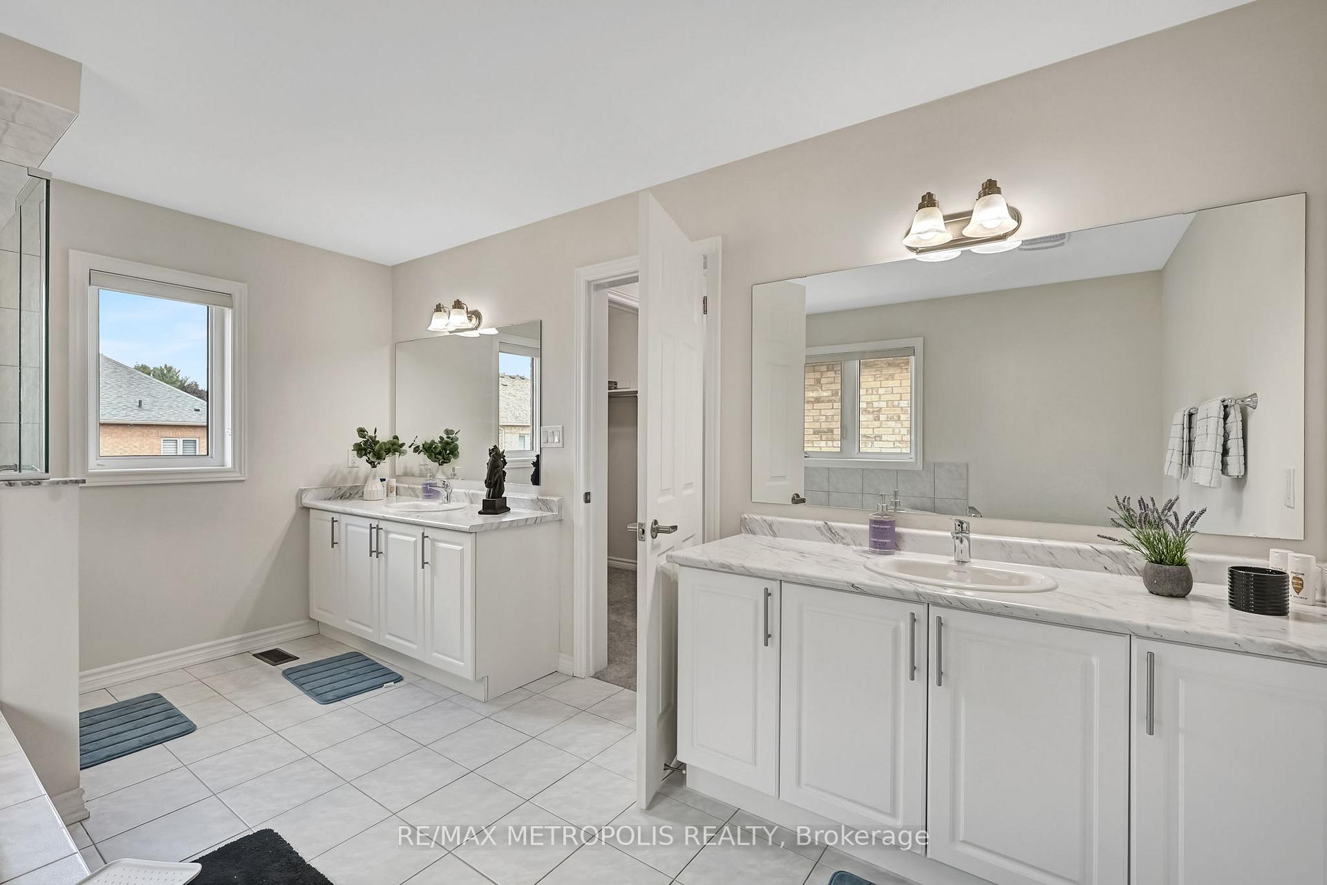 Photo 32 of 15 Douglas Kemp Crescent, Clarington, Bowmanville — HOMEH
