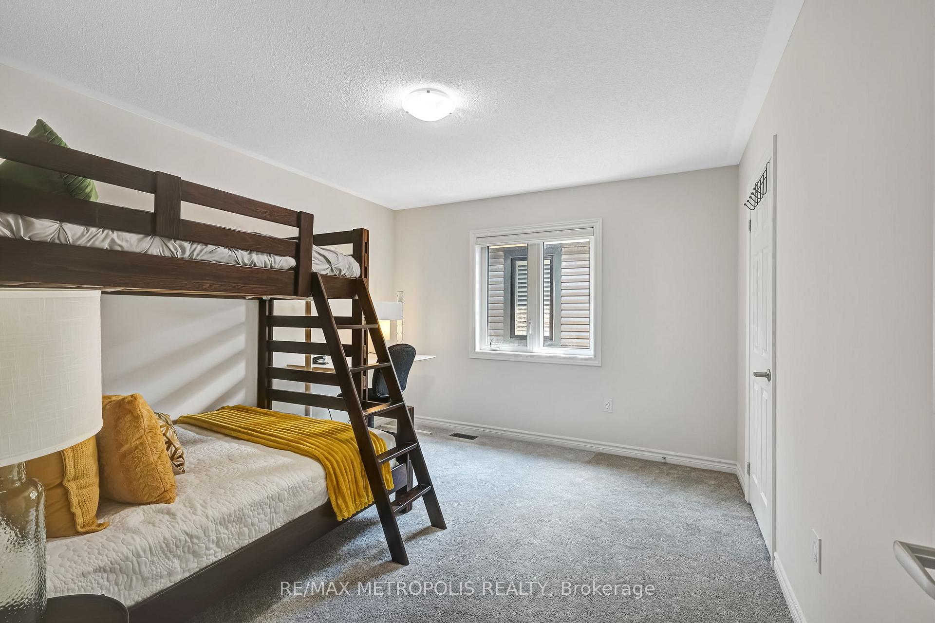 Photo 34 of 15 Douglas Kemp Crescent, Clarington, Bowmanville — HOMEH