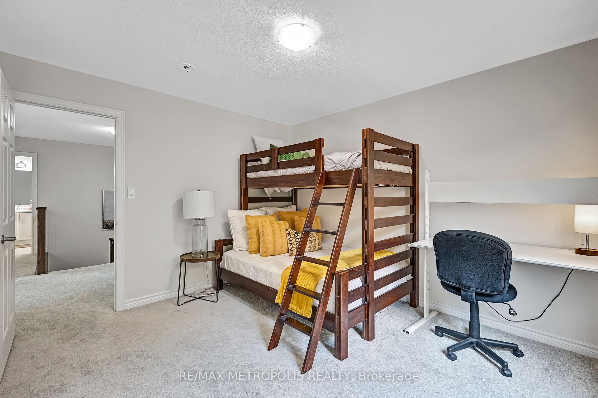 Photo 35 of 15 Douglas Kemp Crescent, Clarington, Bowmanville — HOMEH