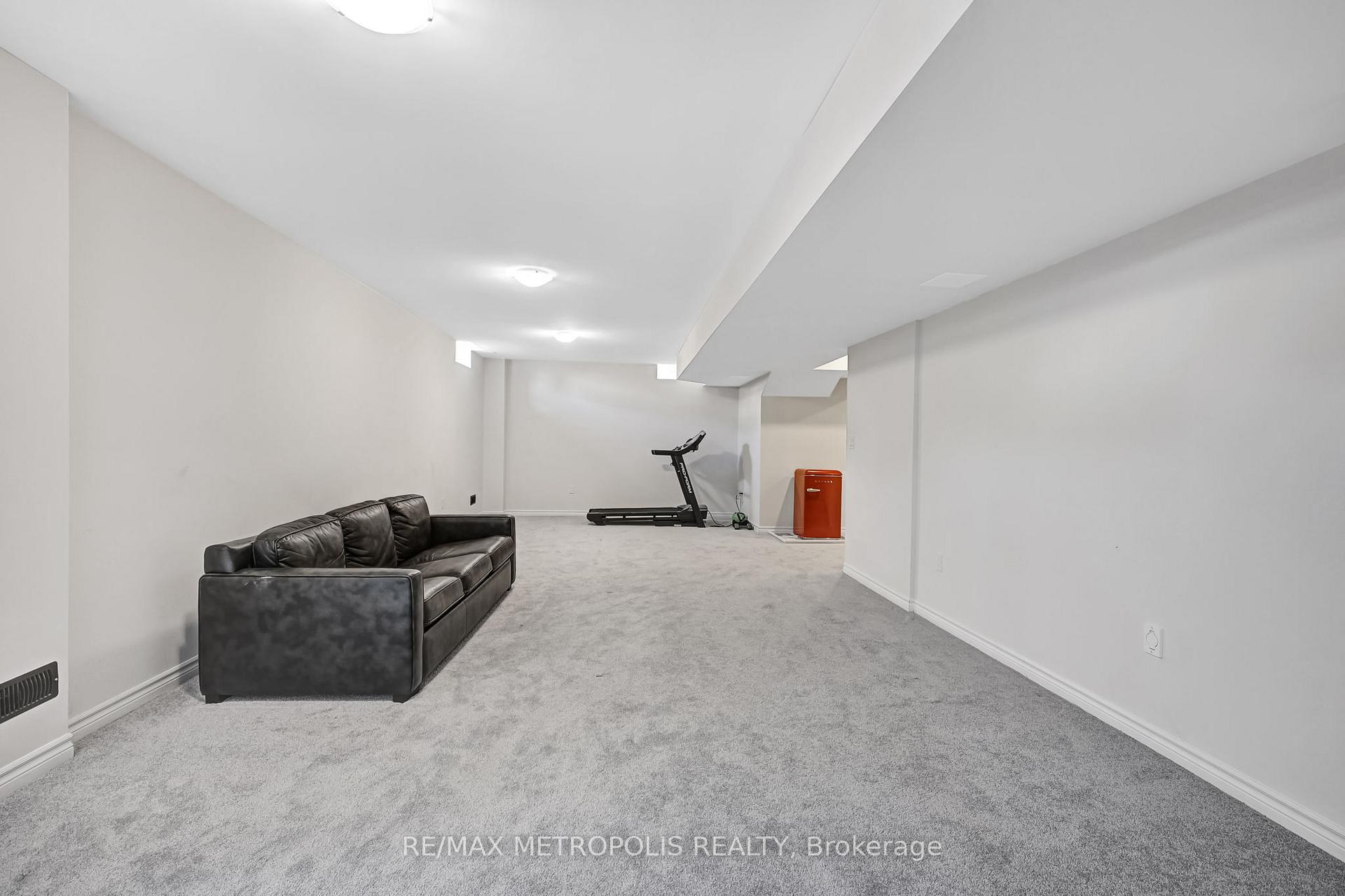 Photo 37 of 15 Douglas Kemp Crescent, Clarington, Bowmanville — HOMEH