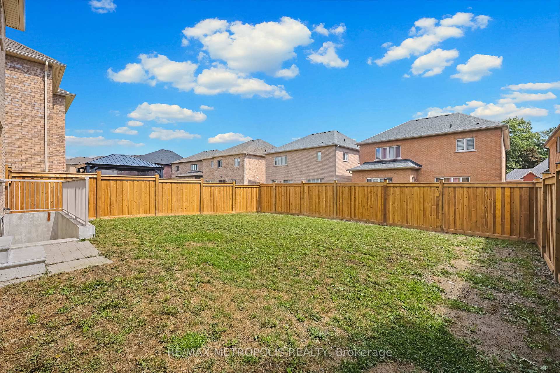 Photo 46 of 15 Douglas Kemp Crescent, Clarington, Bowmanville — HOMEH