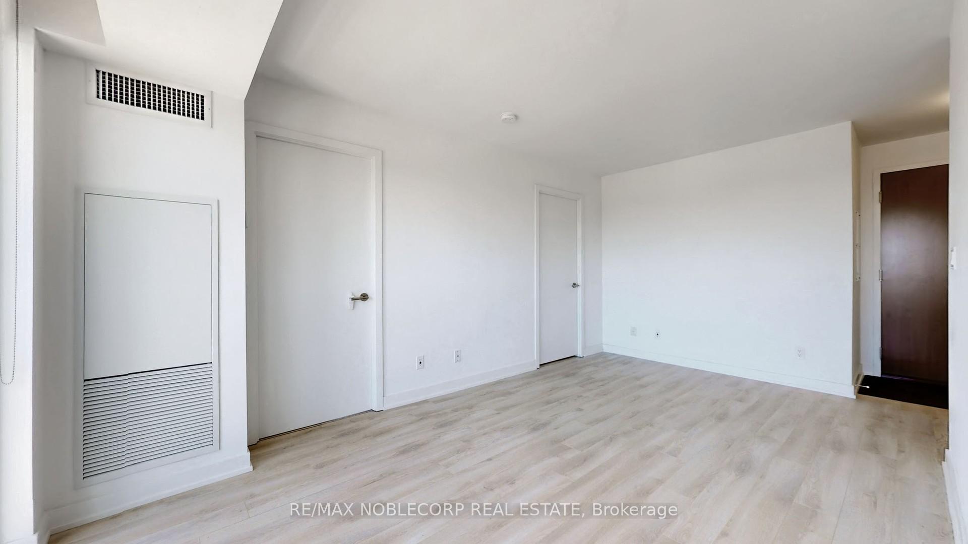 Photo 7 of Unit 1116, 120 Varna Drive, Toronto, Englemount-Lawrence — HOMEH