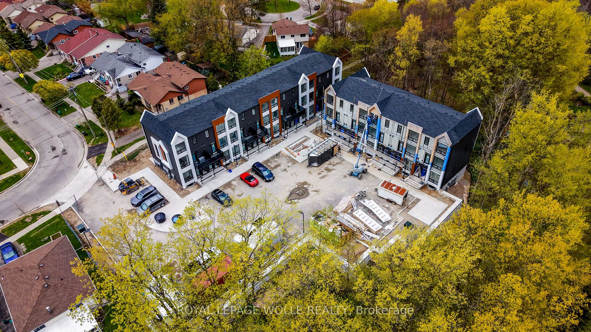 Photo 2 of Unit UNIT 12 (THE GLEN), 210 Heritage Drive, Kitchener, Grand River North — HOMEH